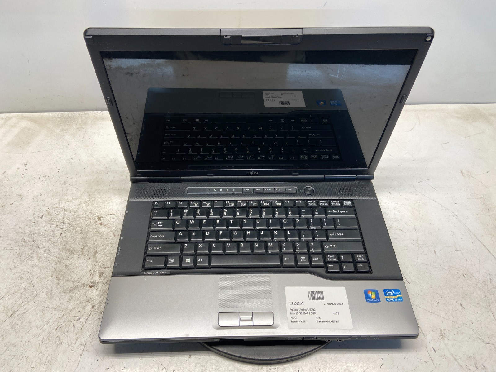 Fujitsu LifeBook E752 Intel i5-3340M 2.7GHz 4 GB NO HDD