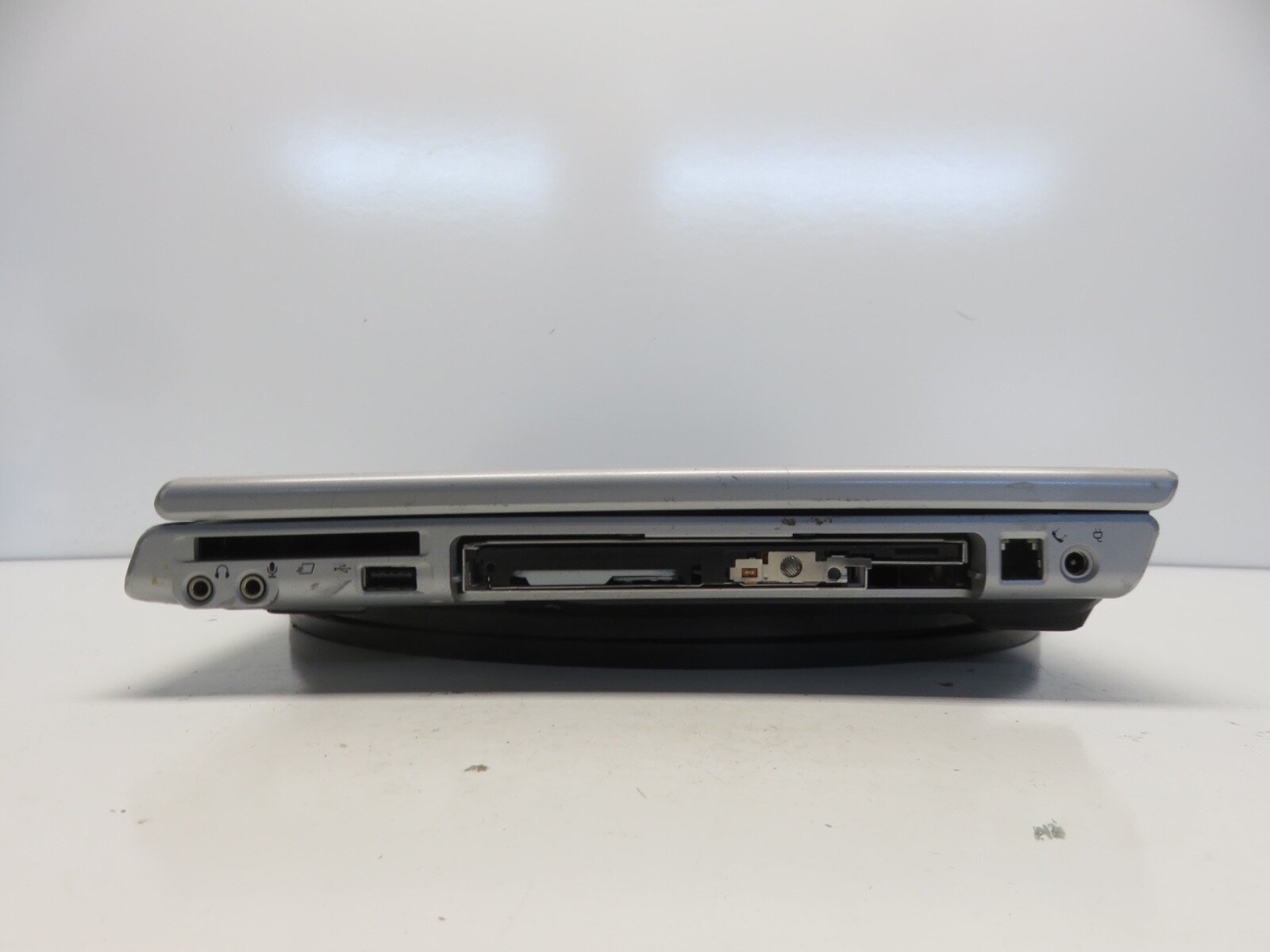 HP Pavilion DV5000 Intel T2300 1.66GHz 2 GB NO HDD No Batt