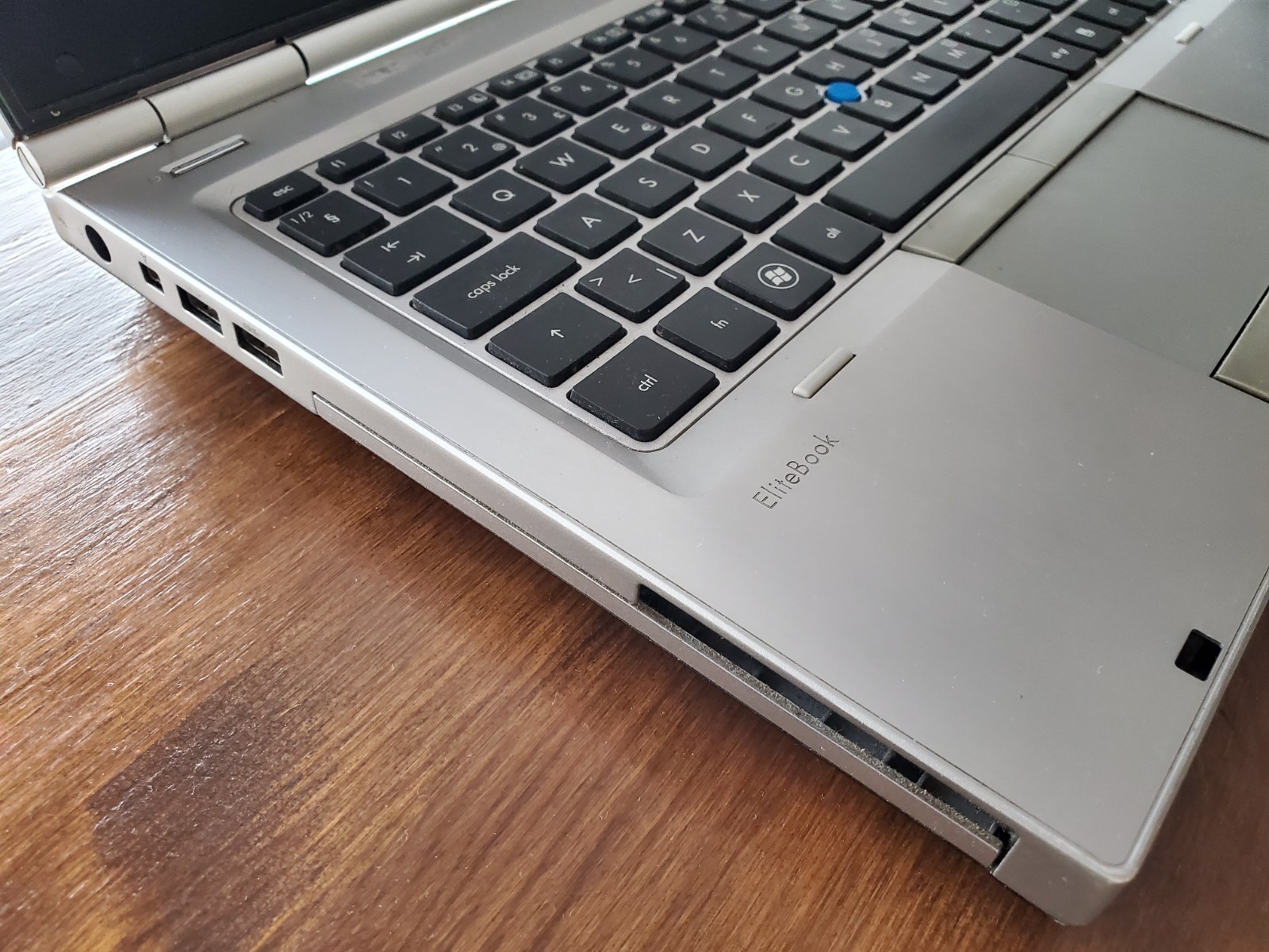 HP Elitebook 8460p Laptop – i5-2450M, 64gb SSD, 8gb RAM.