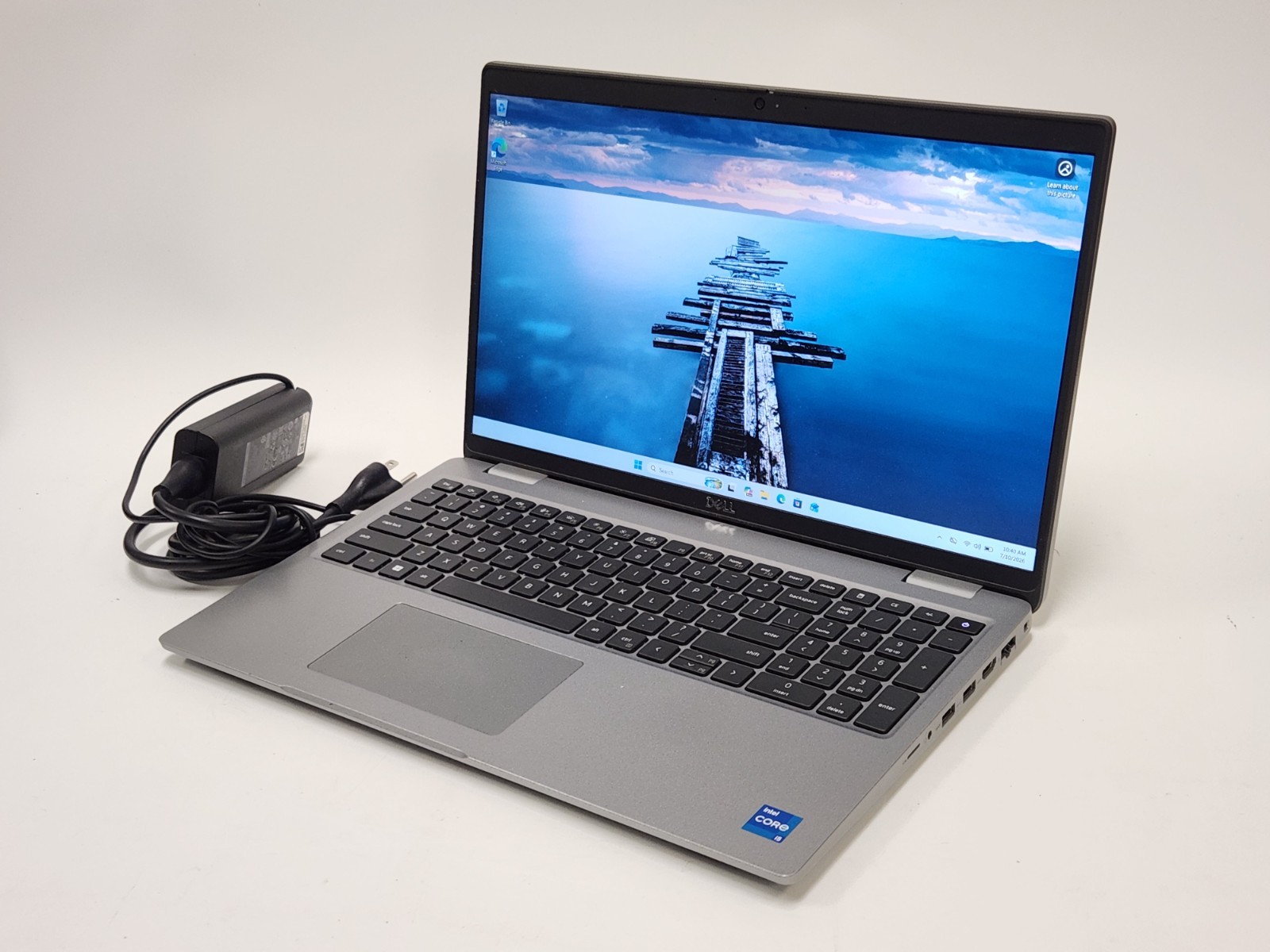 Dell Latitude 5540 15.6″ Laptop i5-1335U 1.3Ghz 8GB RAM 256GB SSD W11P + AC