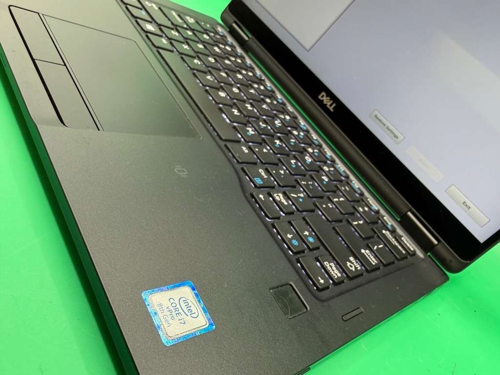 Dell Latitude 7390 2-in-1 Touch Laptop Core i7 16GB RAM Without Storage