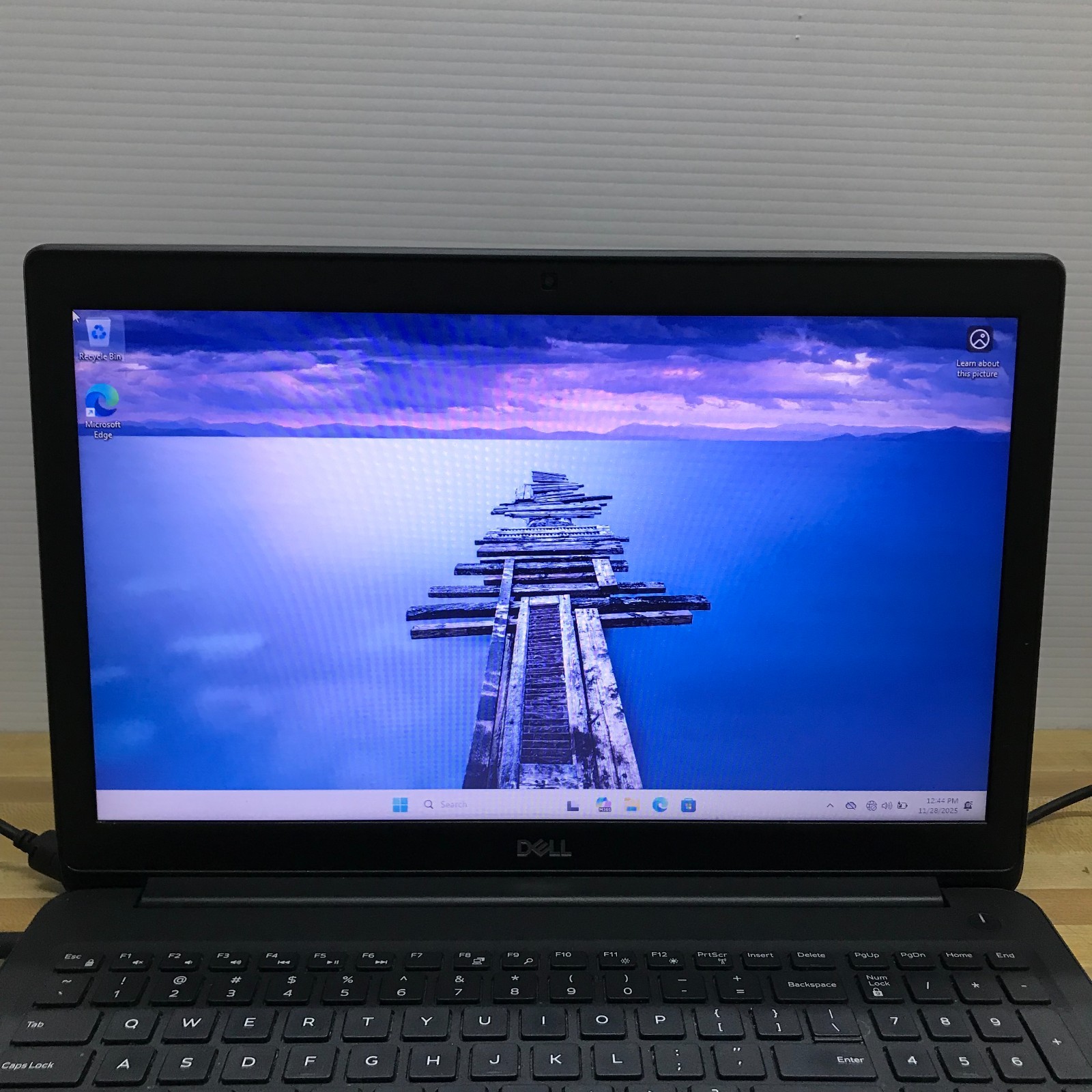 Dell Latitude 3500 15.6″ i5-8265u 1.6GHz 8GB RAM 256GB M.2 SSD (Windows 11 Pro)