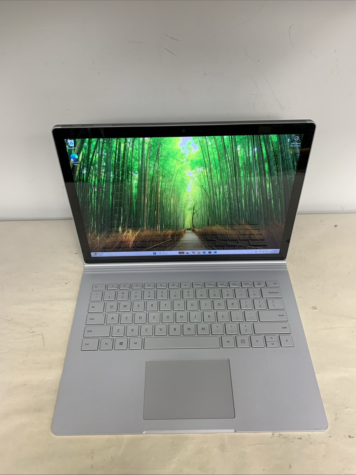 Microsoft Surface Book 2 i5-8350U 8GB RAM 256GB SSD Win11 Pro