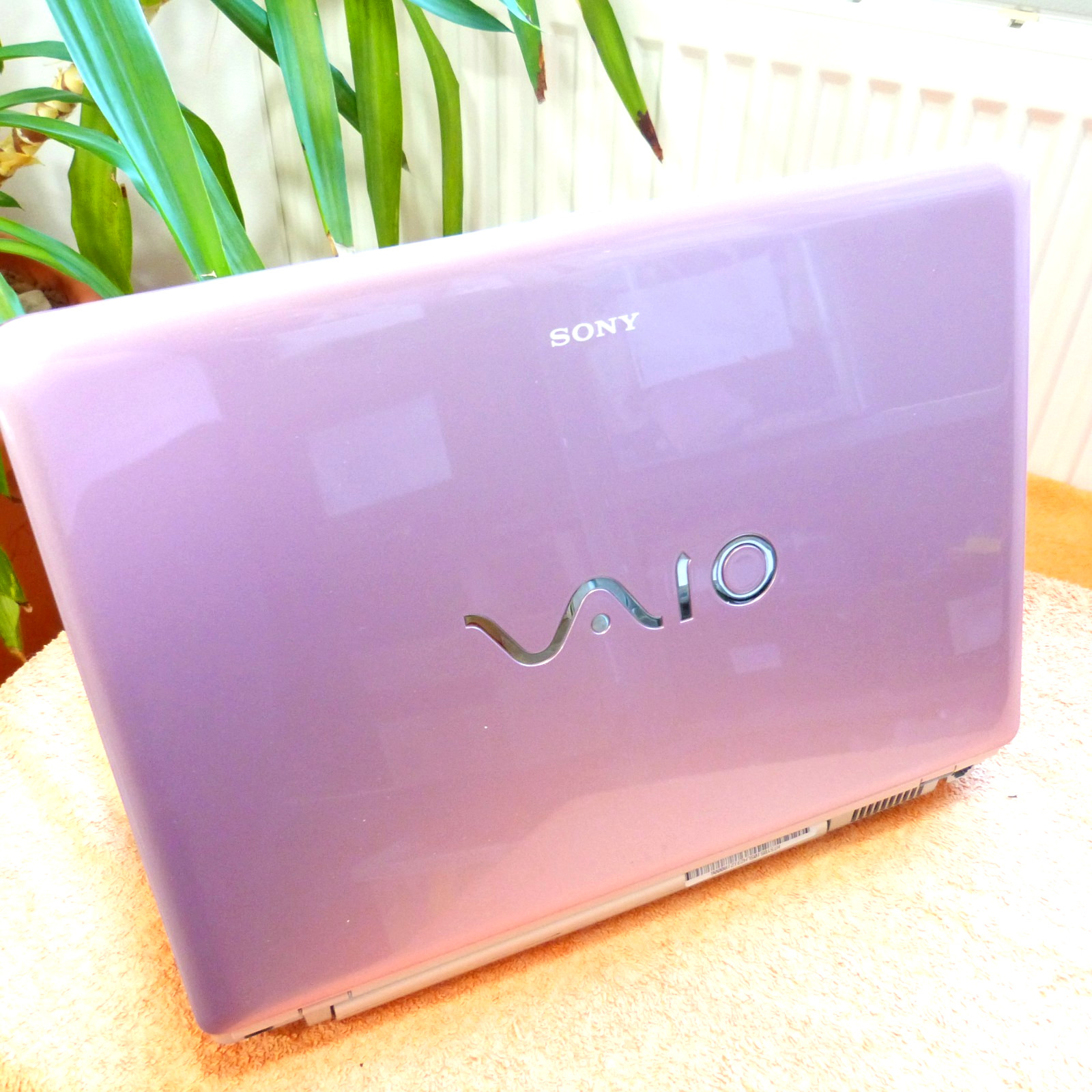 Sony Vaio CR42 Pink 14″ Multimedia l XXL EXTRAS l Windows Vista l DUAL CORE