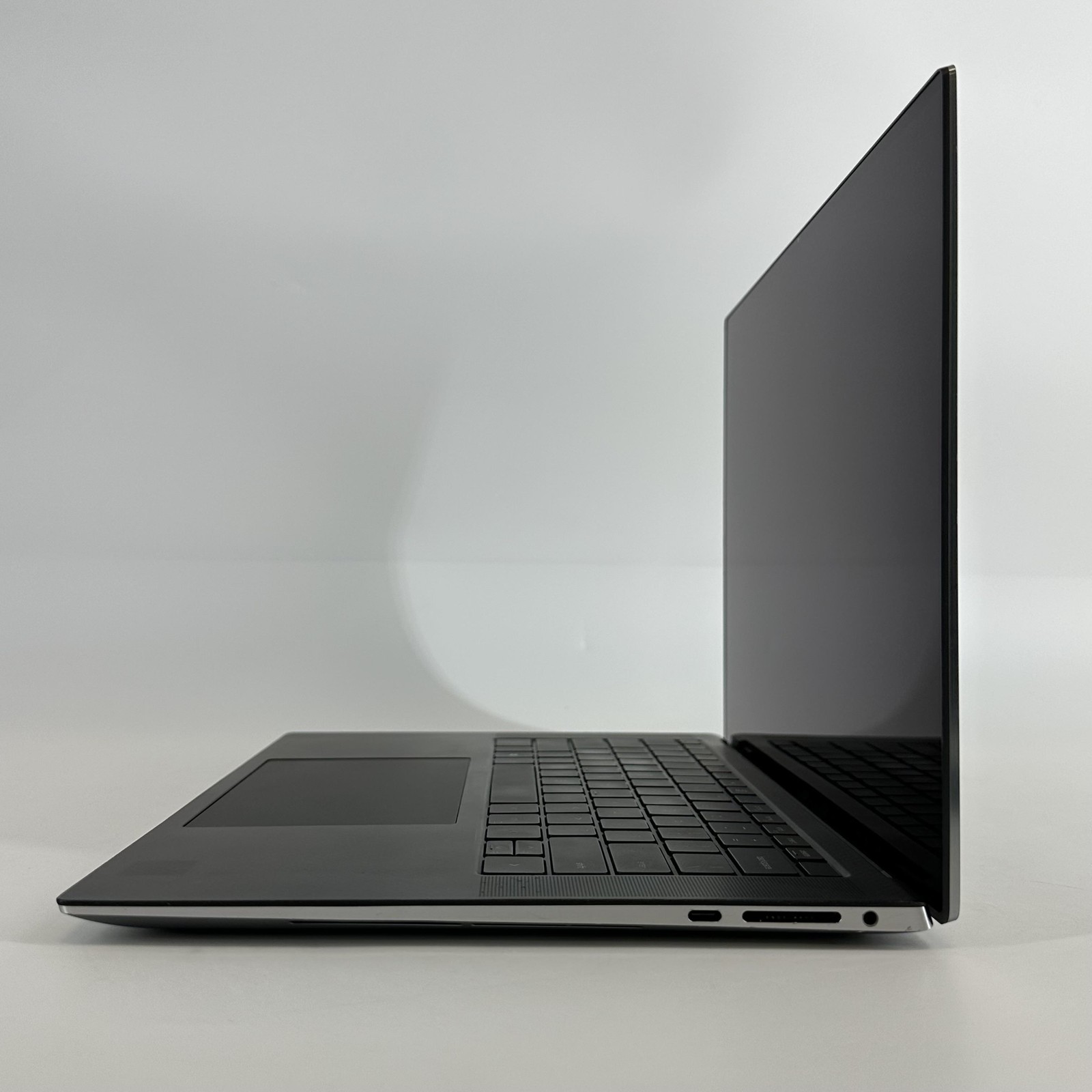 Dell Precision 5560 15.6 UHD+ TOUCH i7-11850H 64GB 2TB SSD RTX A2000 BAD BATTERY
