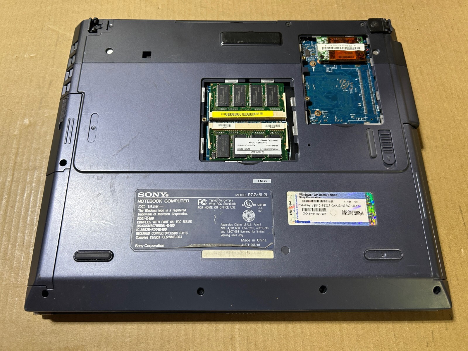 Used – Parts – Sony Vaio PCG-8L2L Laptop – Intel Pentium 4 – 1GB RAM – No HDD