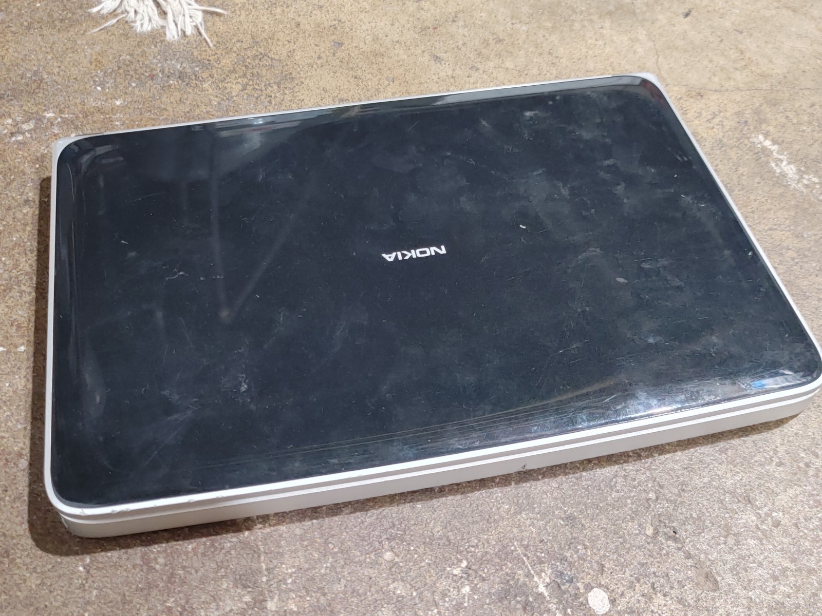 Extremely Rare Nokia Booklet 3G Mini Laptop From 2009 – Black – Linux