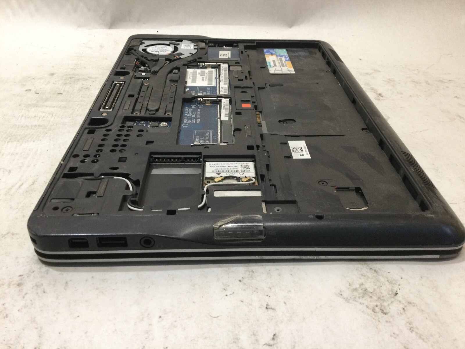 DELL LATITUDE E7240 – FOR PARTS – MISSING COMPONENTS – INTEL I5 – READ DESC – BB