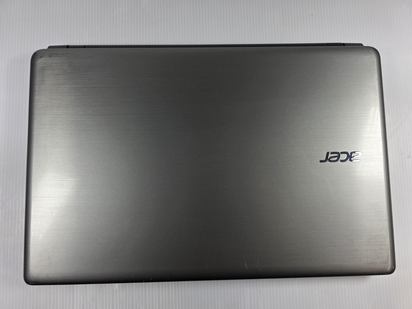 Acer Aspire V5-561P TOUCHSCREEN Laptop Intel i3-4010U 1.7GHz 6GB RAM 500GB HDD