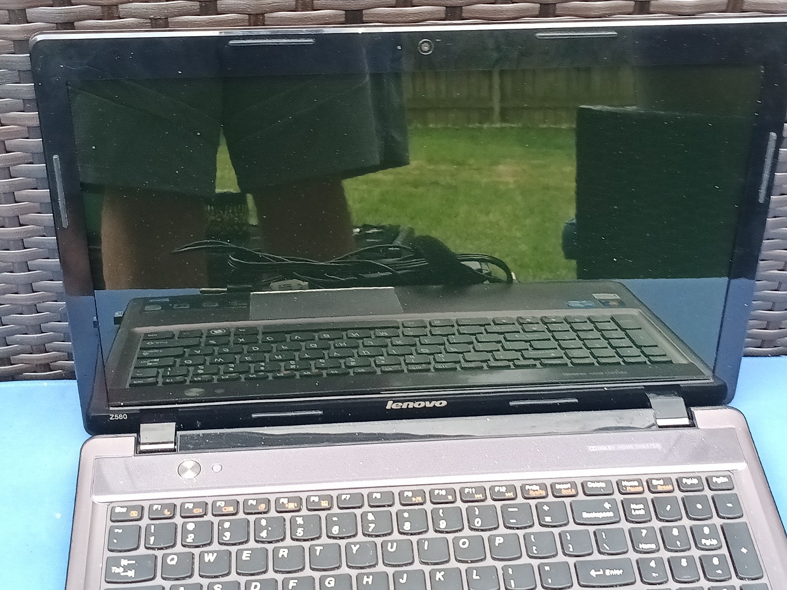 Lenovo Ideapad Z580 15″ Laptop With Charger! Fully Functional
