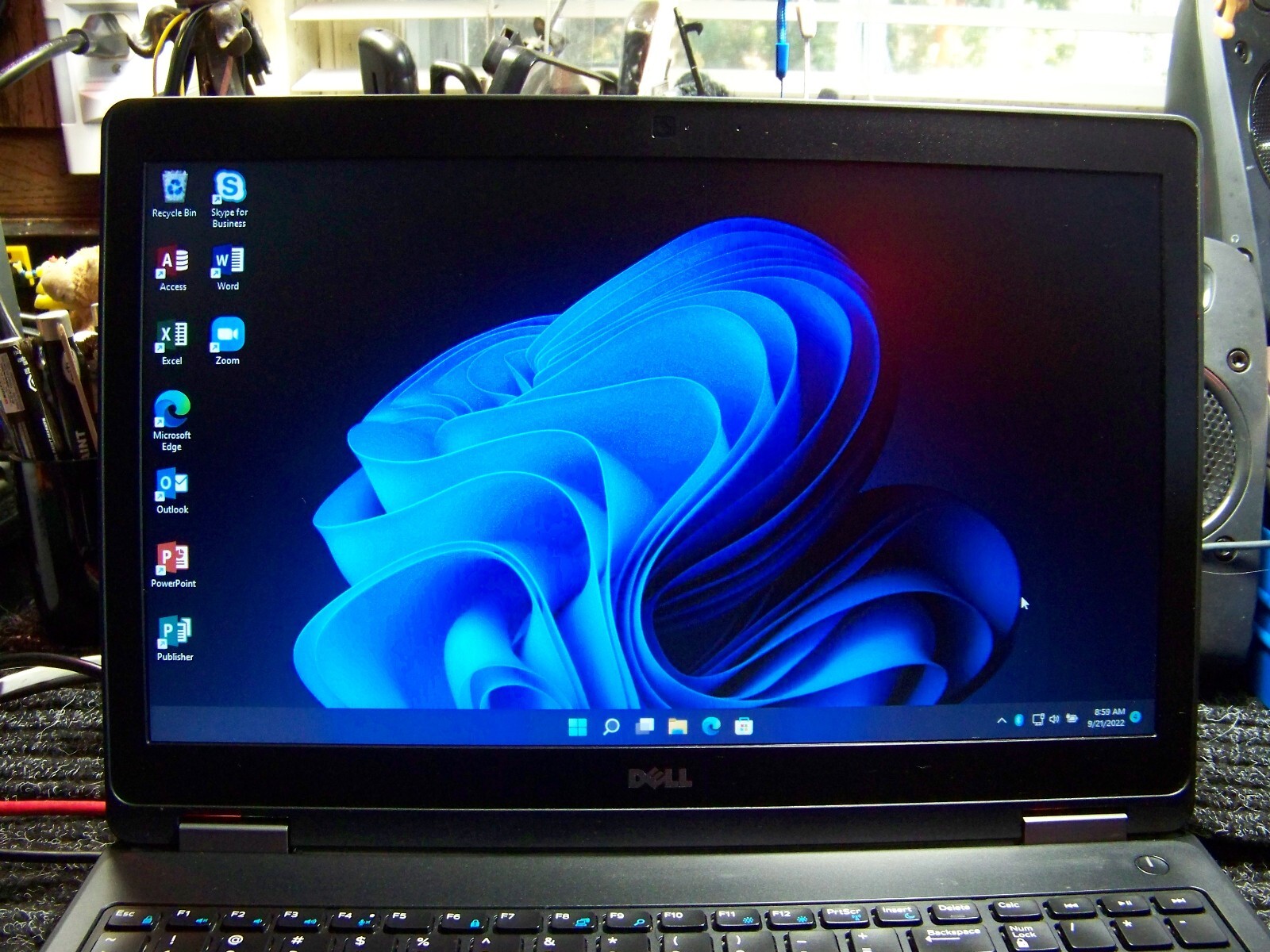 Dell 5570_Windows 11💻New 512GB M.2 SSD_QUAD_24GB💻Webcam💥Backlit💥Office 2024
