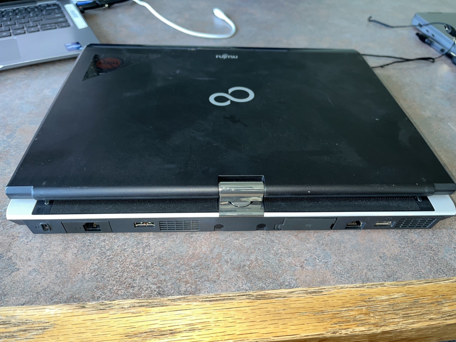 Fujitsu LifeBook T900 Intel Core i5-520M 13″ 4Gb RAM – Ubuntu server