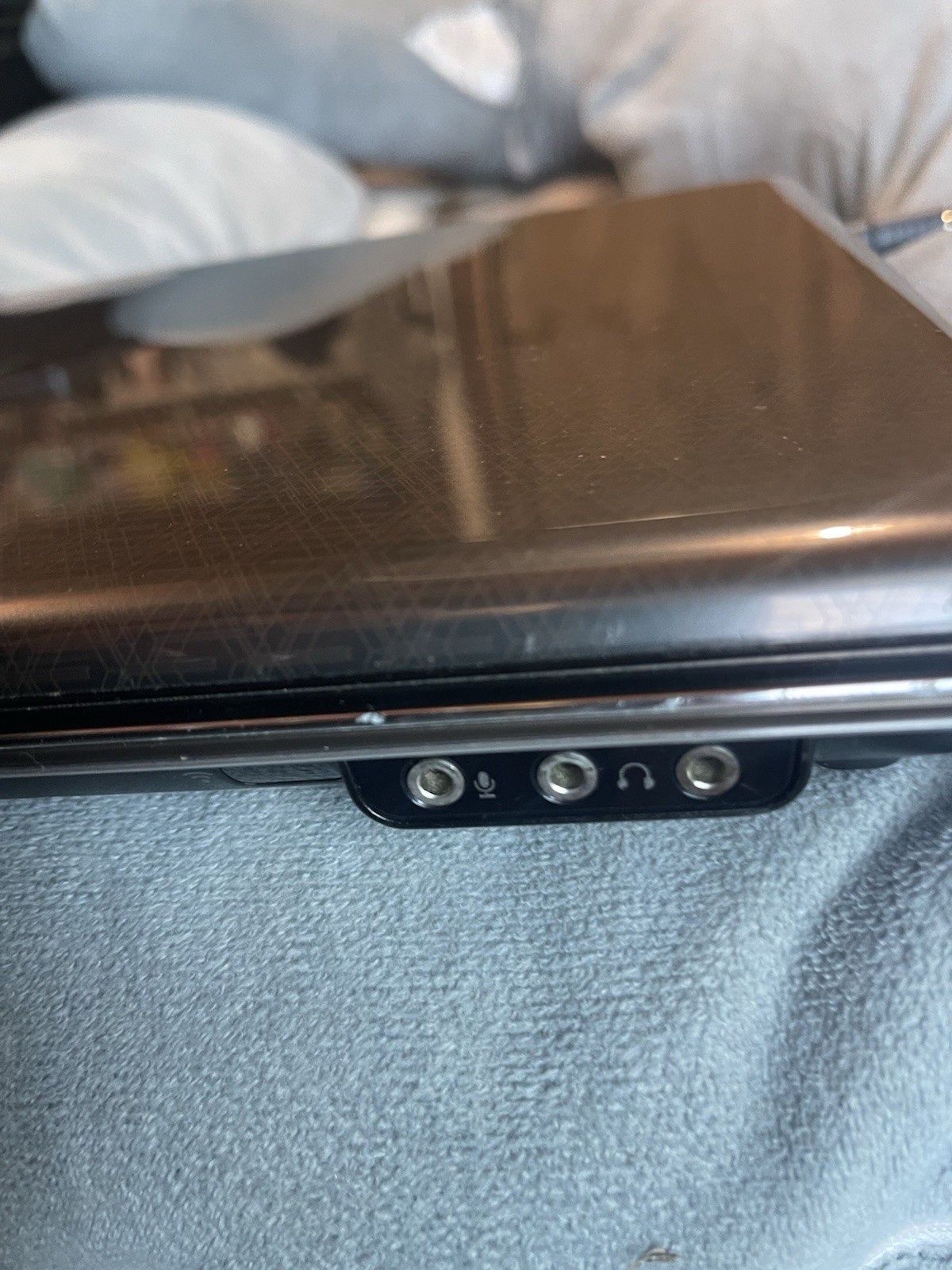 HP Pavilion entertainment PC AMD Turion X2 Window Vista Screen Not On (PARTS)
