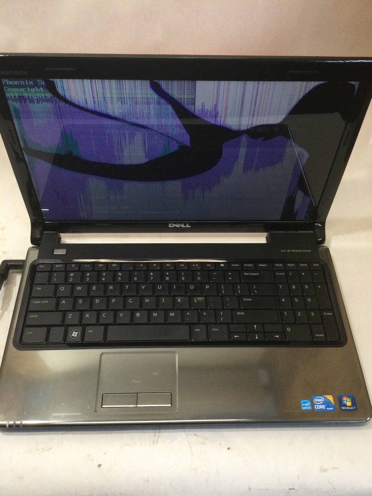 DELL INSPIRON 1564 – INTEL I3 – 4GB RAM – BROKEN SCREEN – FOR PARTS – READ = BB!
