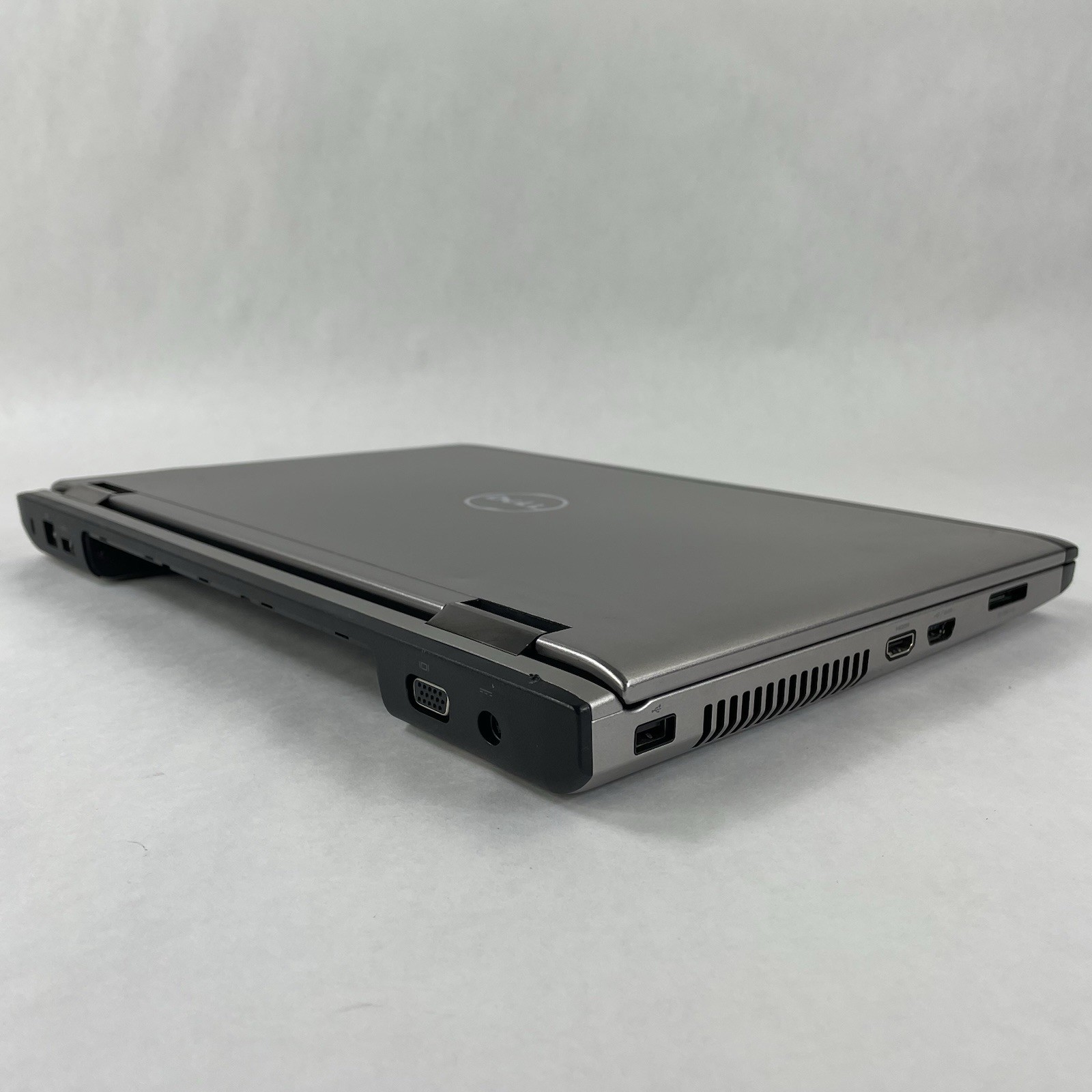 Dell Vostro 3550 15.6″ i3-2310M 2.10 GHz 4 GB RAM No SSD/OS/AC/Battery – Dents