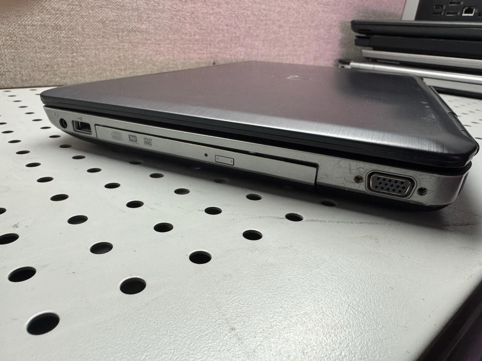 Dell Latitude E5530 Intel Core i5-3230M @ 2.60GHz 8GB RAM 250GB HHD 15.6″ LAPTOP
