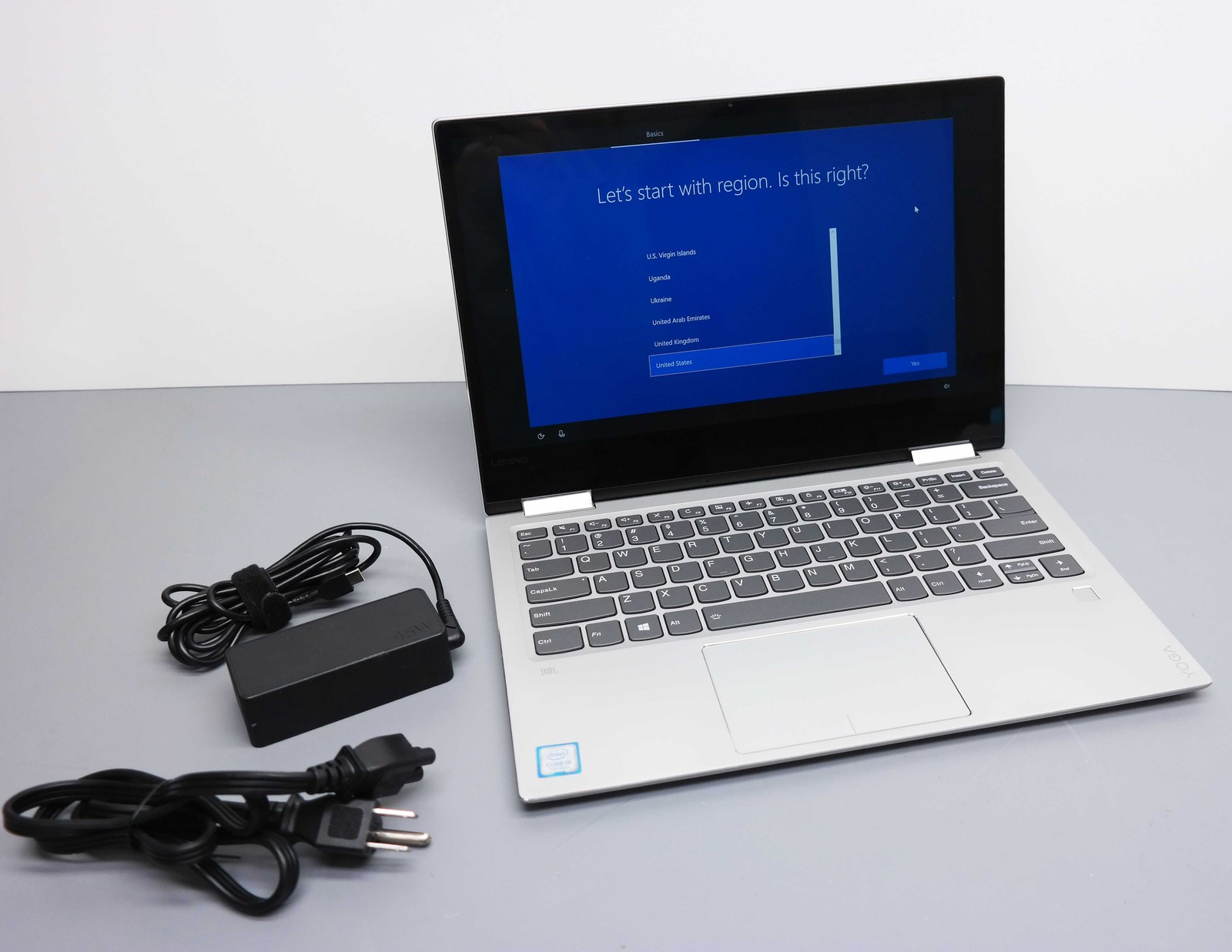 Lenovo Yoga 720 13.3″ Core i5-7200U 8GB 256GB SSD Silver