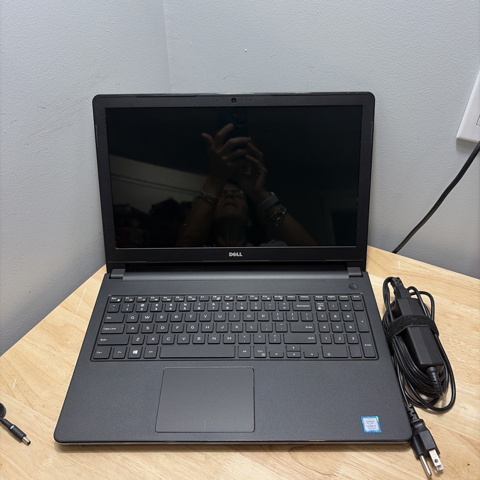 Dell Inspiron 5566 15.6” Core i7-7500u 2.7ghz 8gb 512GB SSD WCam Touch W11 Cord