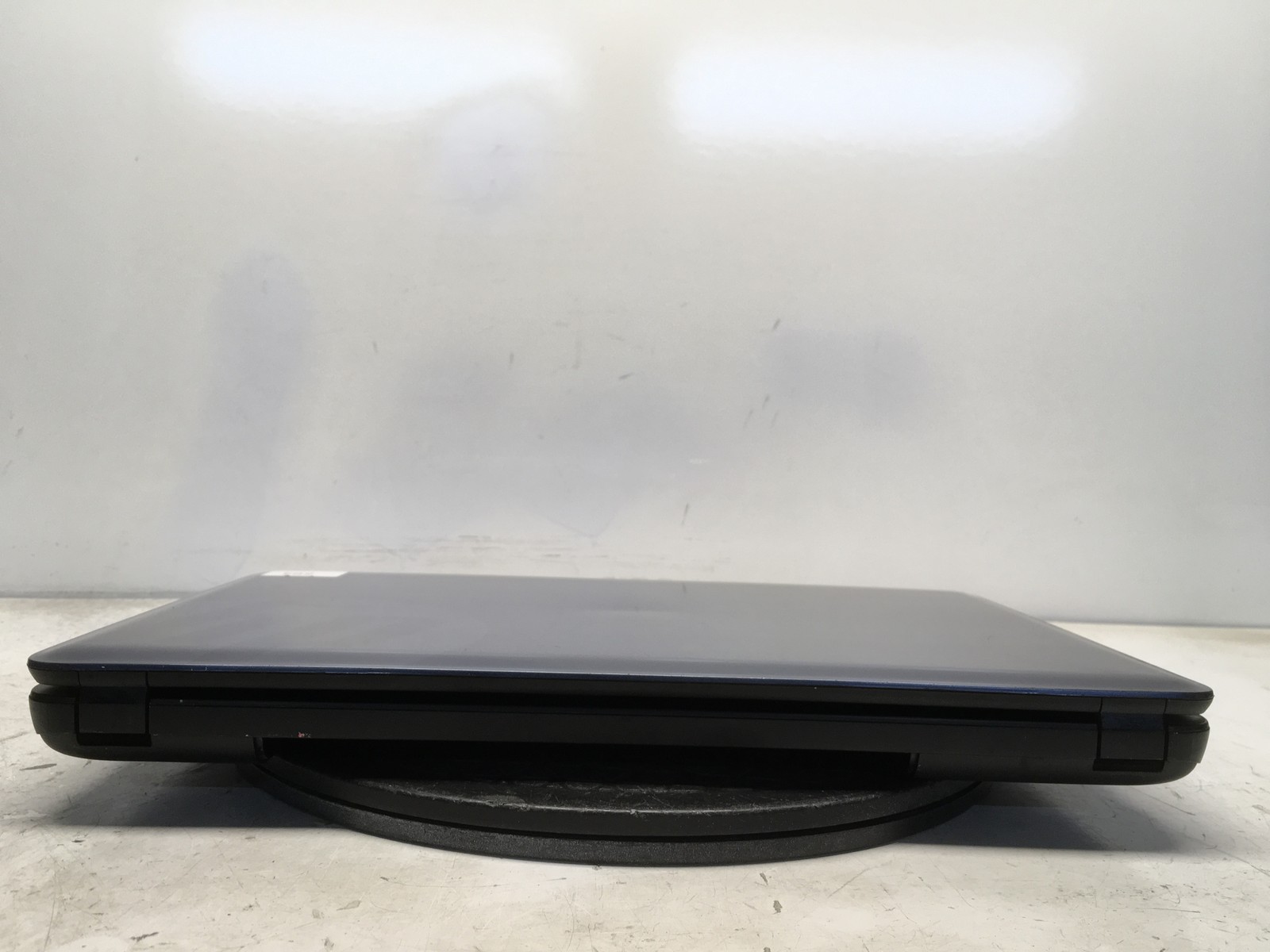 HP 2000-2D19WM AMD E-300 1300MHz 4 GB NO HDD No Batt