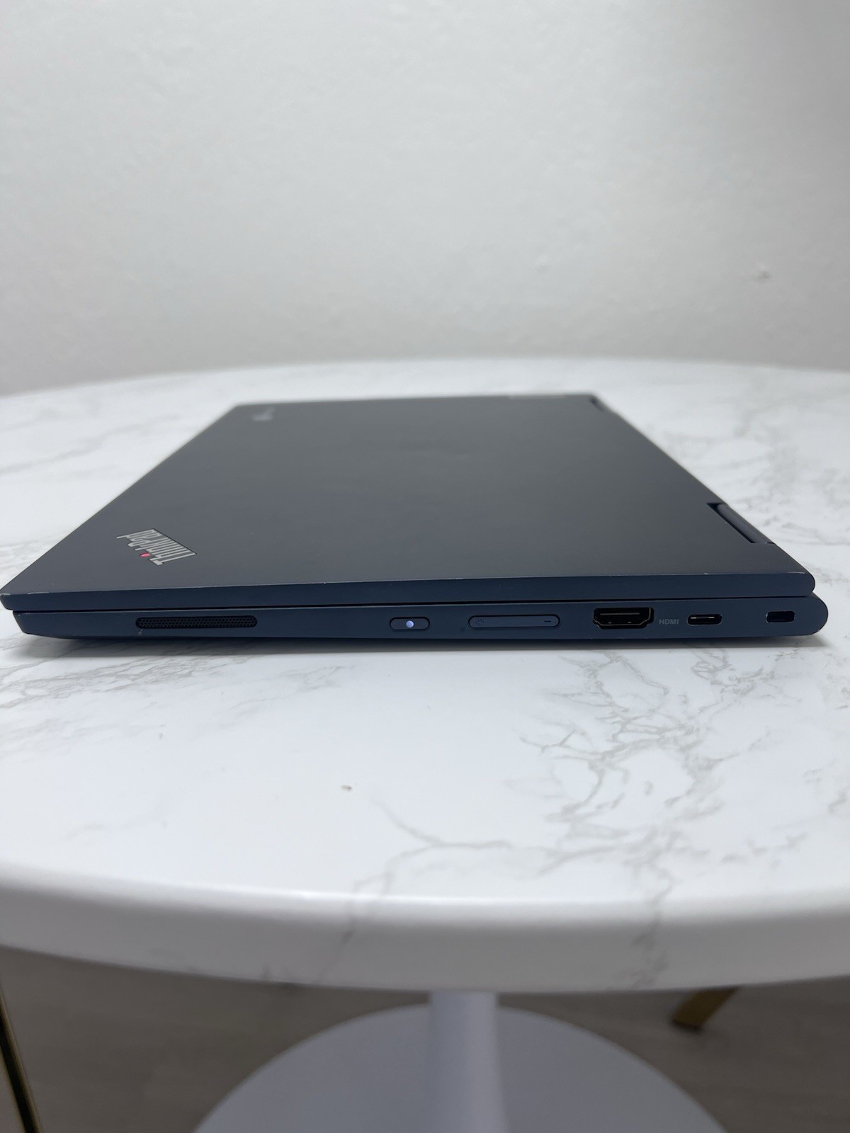 Lenovo ThinkPad C13 Yoga 13in Athlon Gold 4GB 32GB 2-in-1 Blue + SD Card