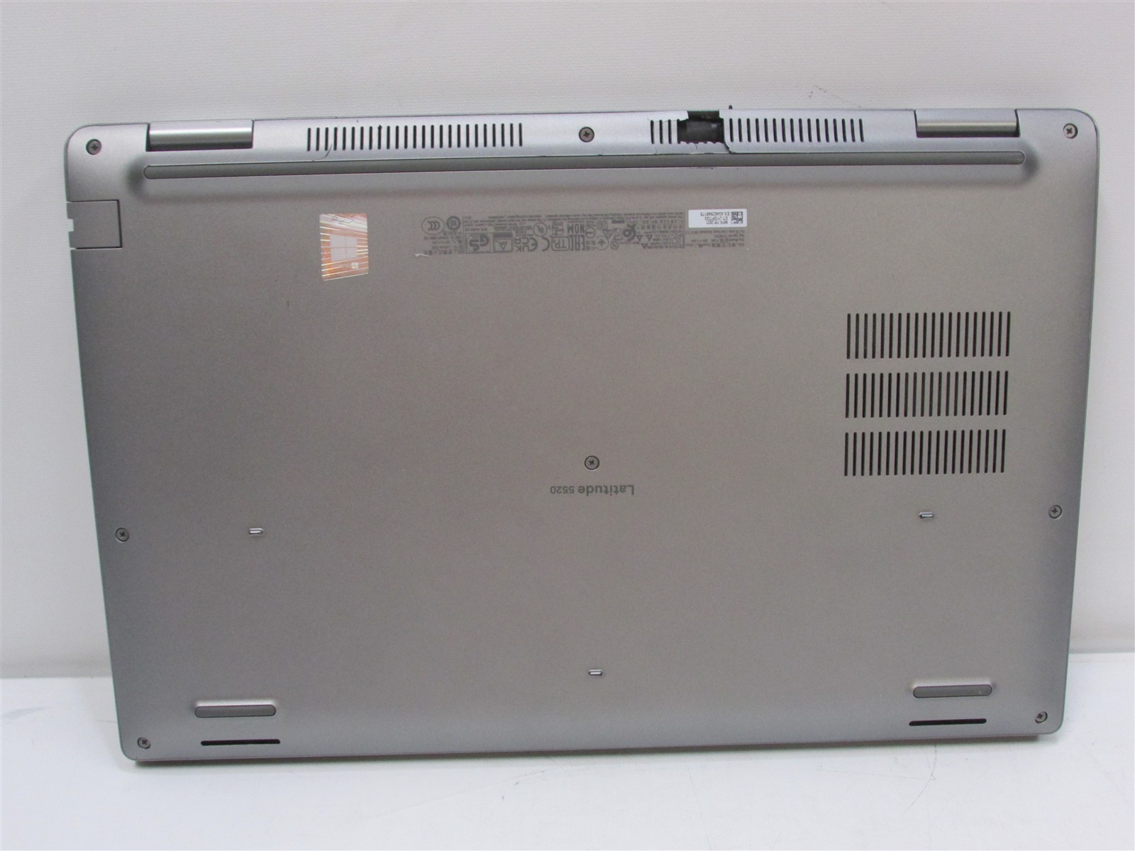 Dell Latitude 5520 i7-1185G7 3.0GHz 16GB RAM 512GB NVME 15.6″ Win11 Pro COSM DMG