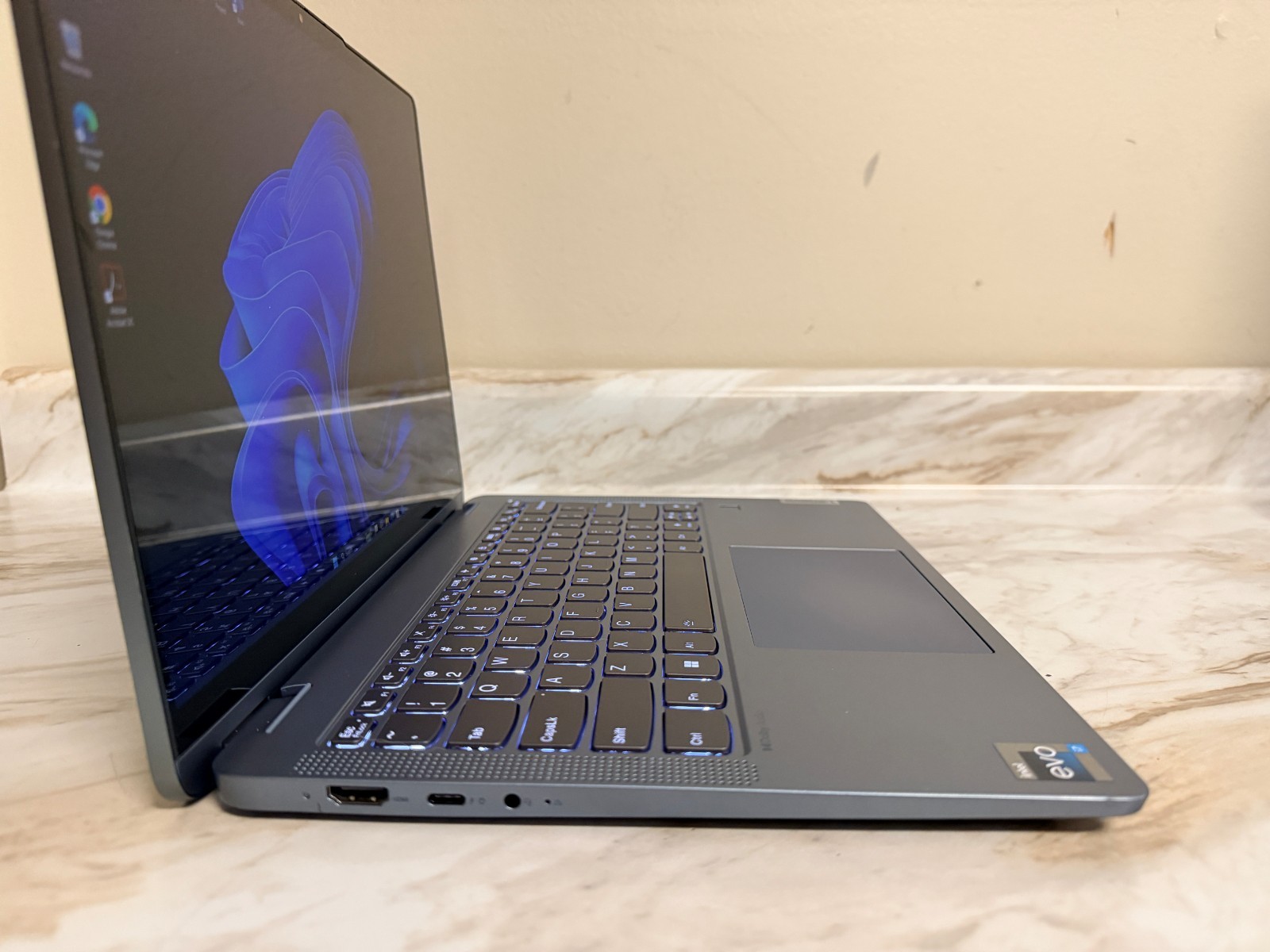 Lenovo Flex 7i 2.2K Touch 2-in1 Laptop Intel Core i7-1355U 16GB Ram 1TB SSD W11P