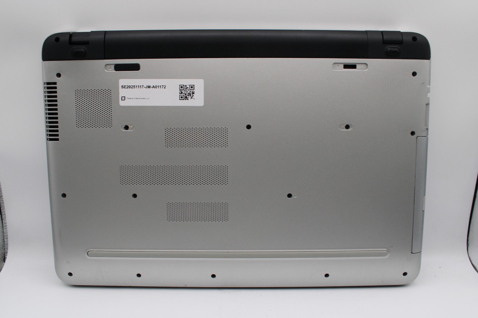 HP Envy 17t-S100 _ i7-7500U @ 2.7 _ 16GB RAM _ 250GB SSD _ No OS