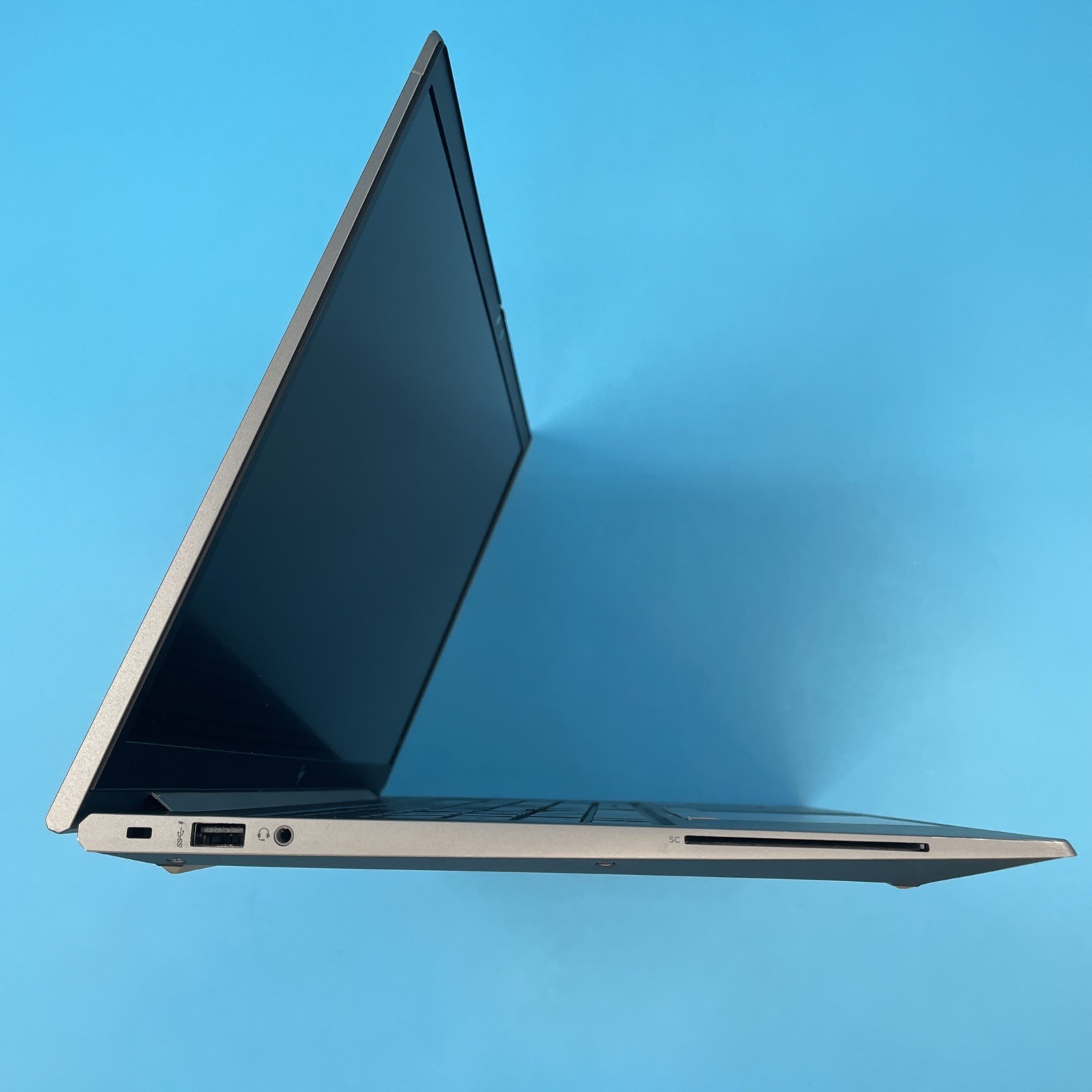 HP ZBook Firefly G8 | i7-1165G7 | 16GB RAM | 512GB SSD | WIN11 PRO | 71% BATT