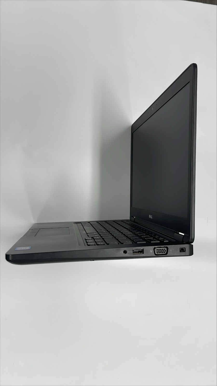 Dell Latitude 14 14.0″ HDE5480, i5 7440HQ 8GB 512GB No OS Intel HD 630