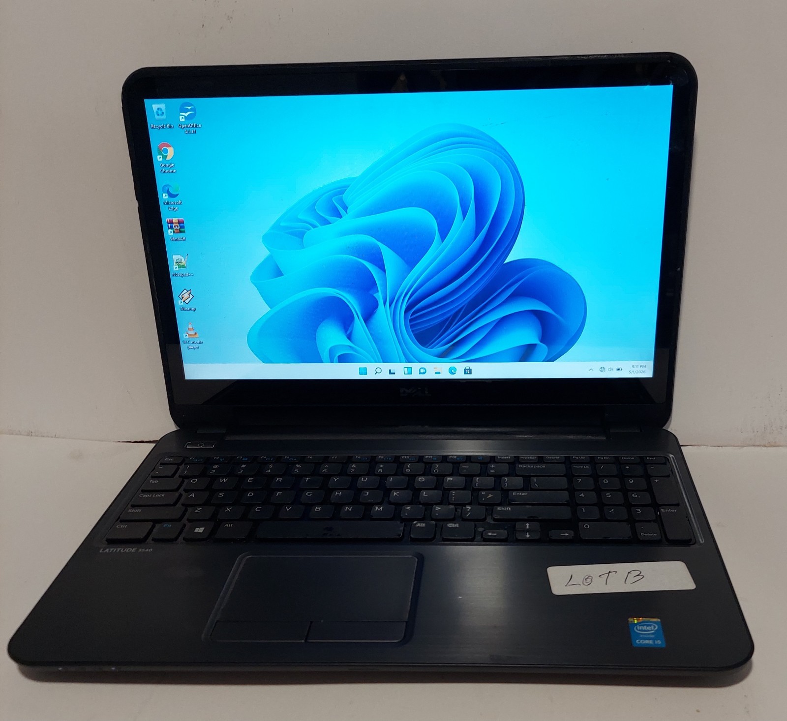 DELL LATITUDE 3540 i5 1TB 16 RAM GOOD CONDITION