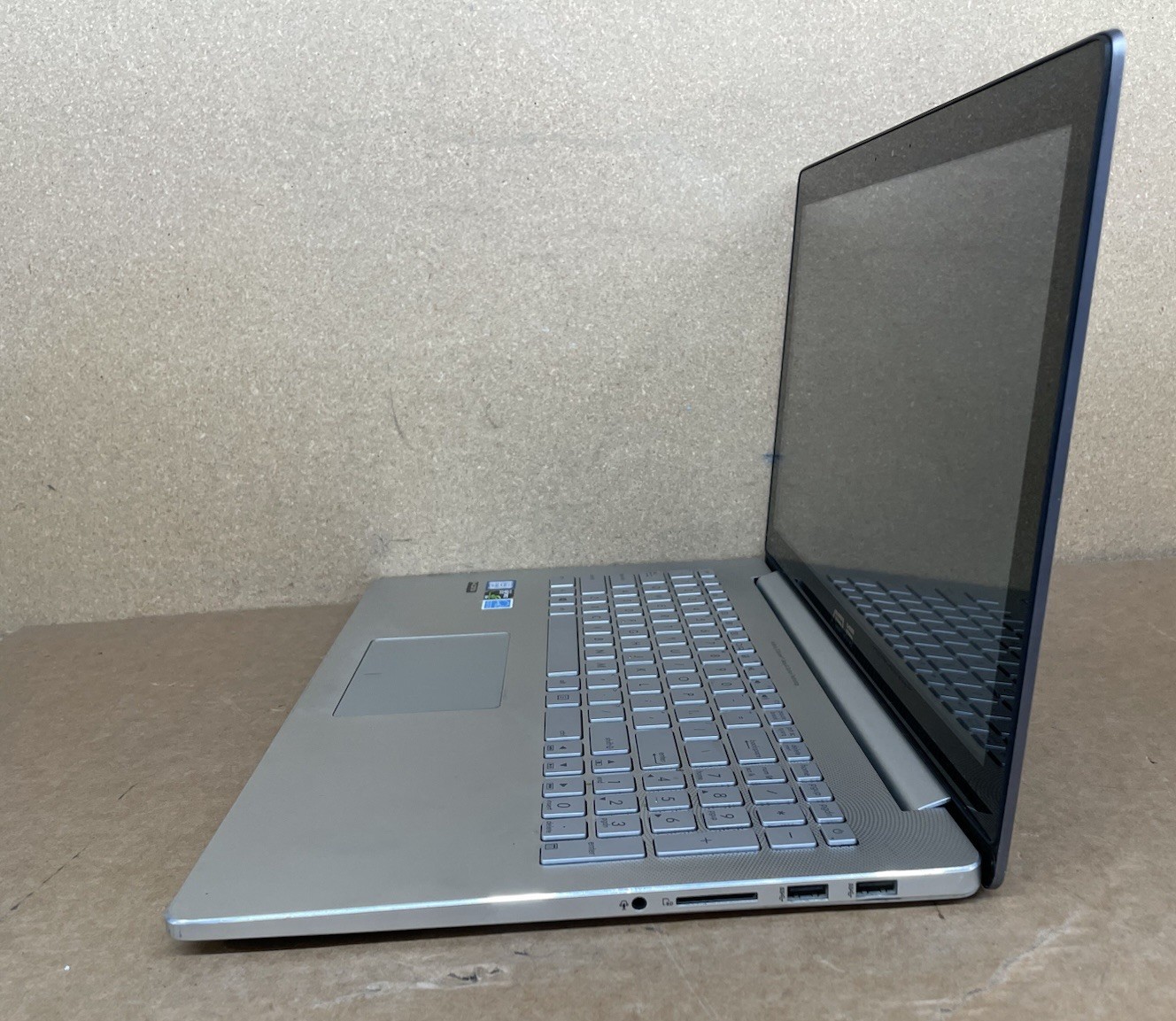 ASUS UX501V Gaming Notebook Laptop PC UX501V *READ DESCRIPTION – FOR PARTS*