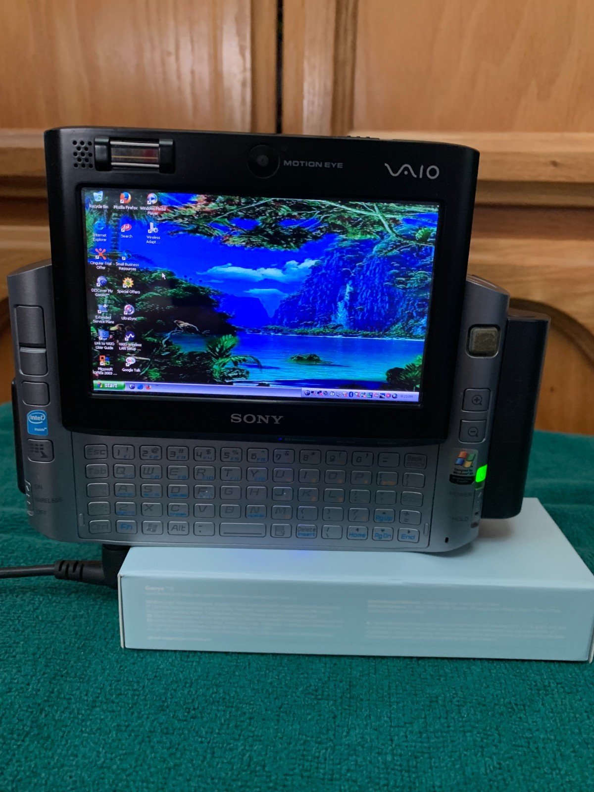 Sony VAIO 4.5-inch Micro Laptop 1GB RAM 30 GB HD (VGN-UX280P)