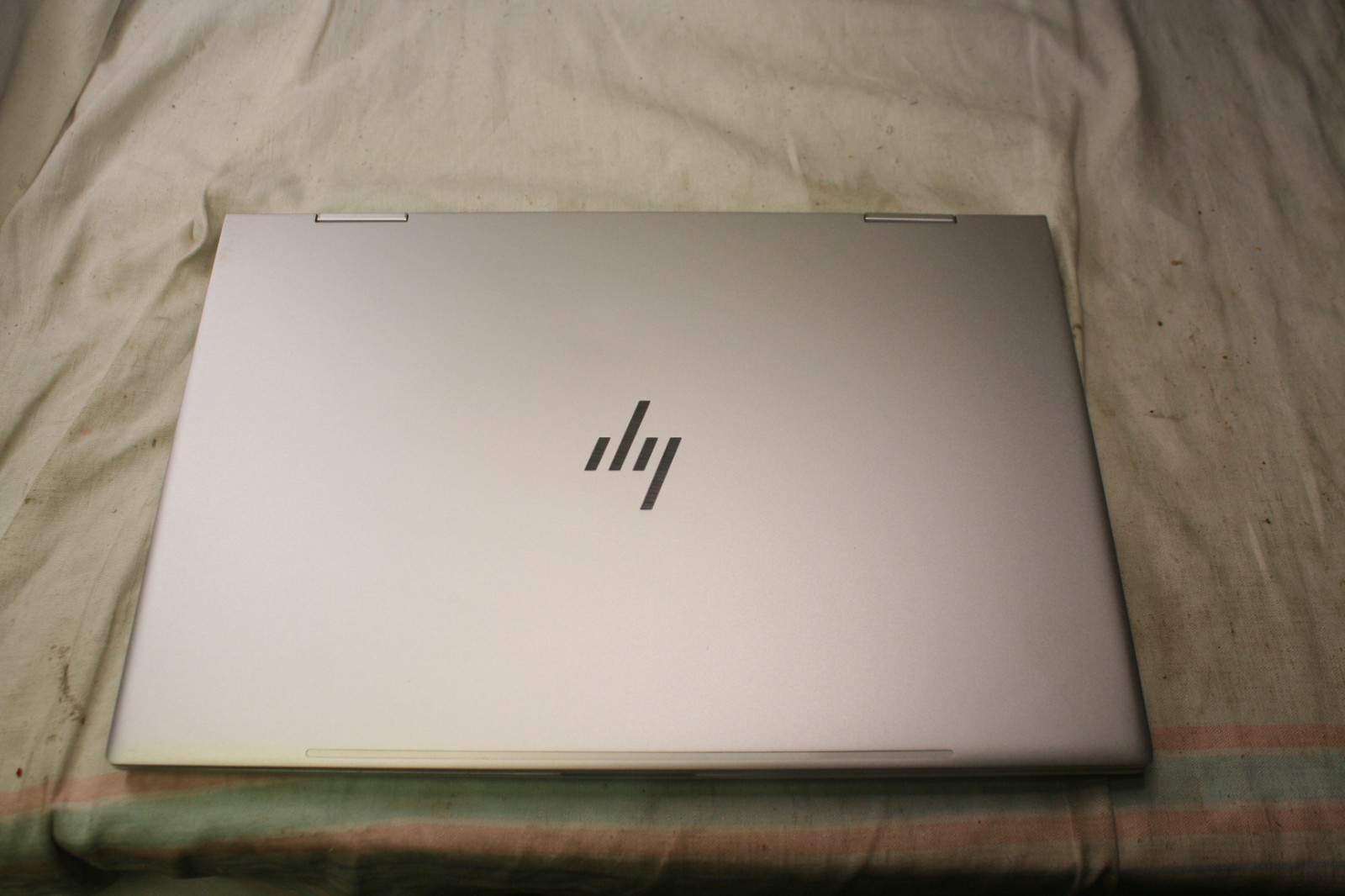 HP ENVY x360 Convertible 15m-cn0xx 15″ Core i5-8250U 1.6GHz 16GBRAM 256SSD Touch