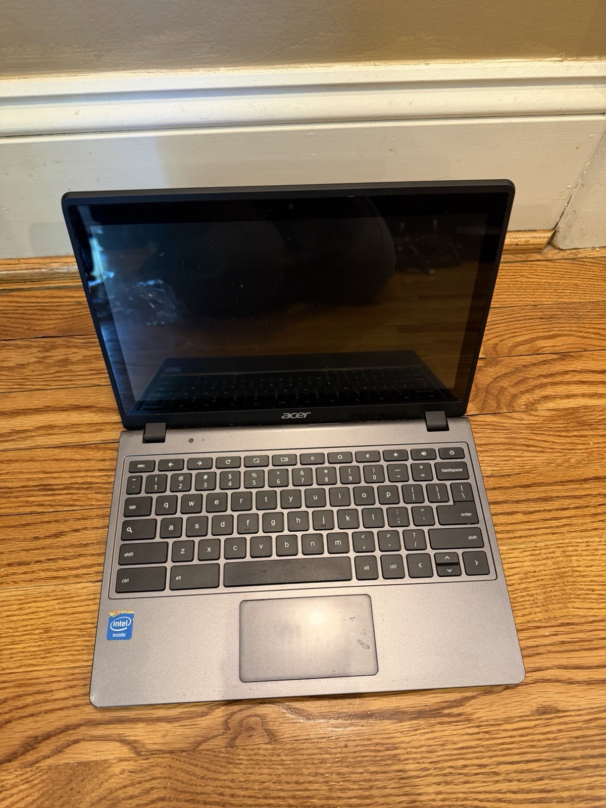 Acer Chromebook C720 Series Model # ZHN With The Adapter Cord Good Condition