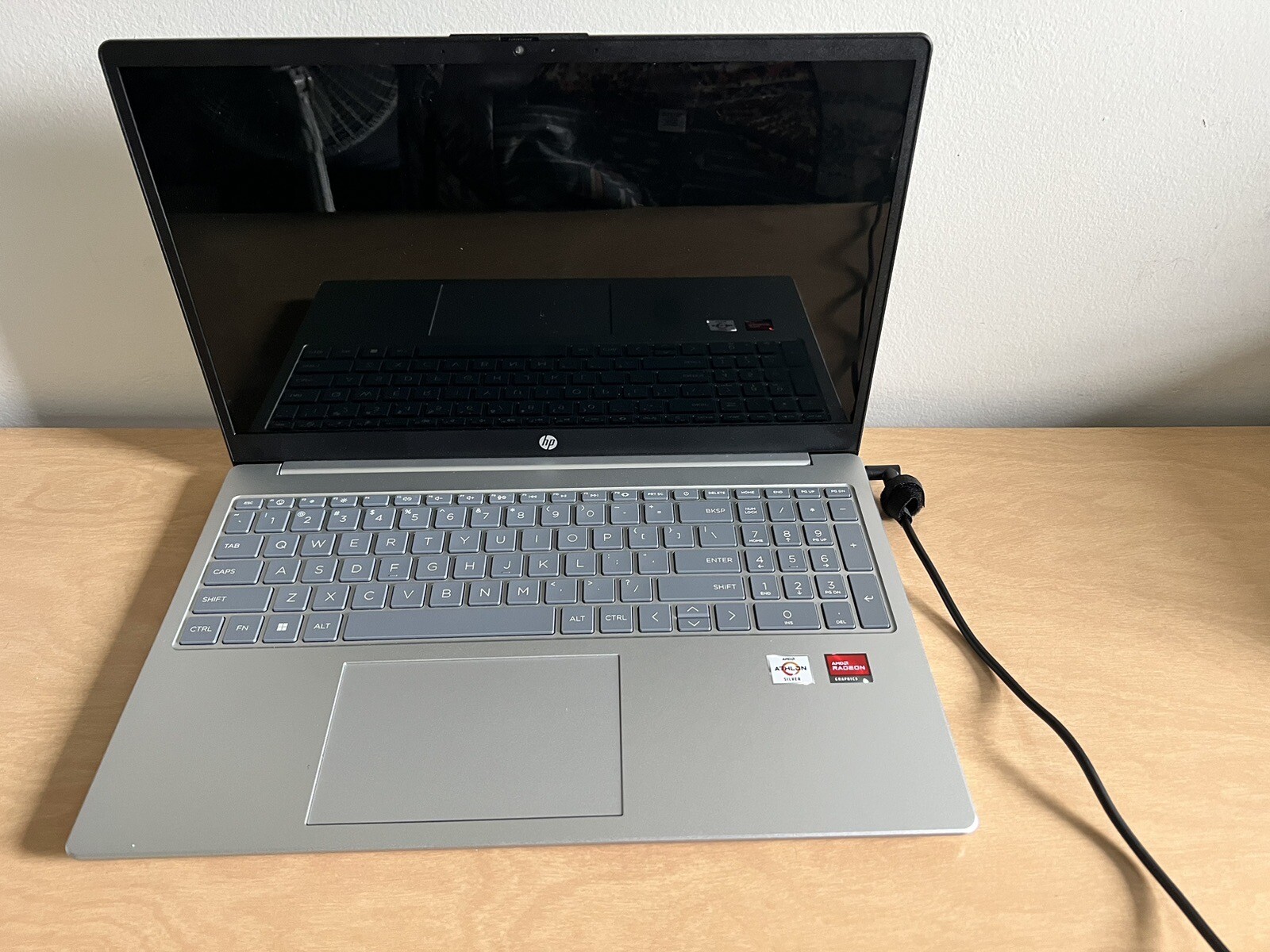 HP Laptop 15z-fc000, 15.6″