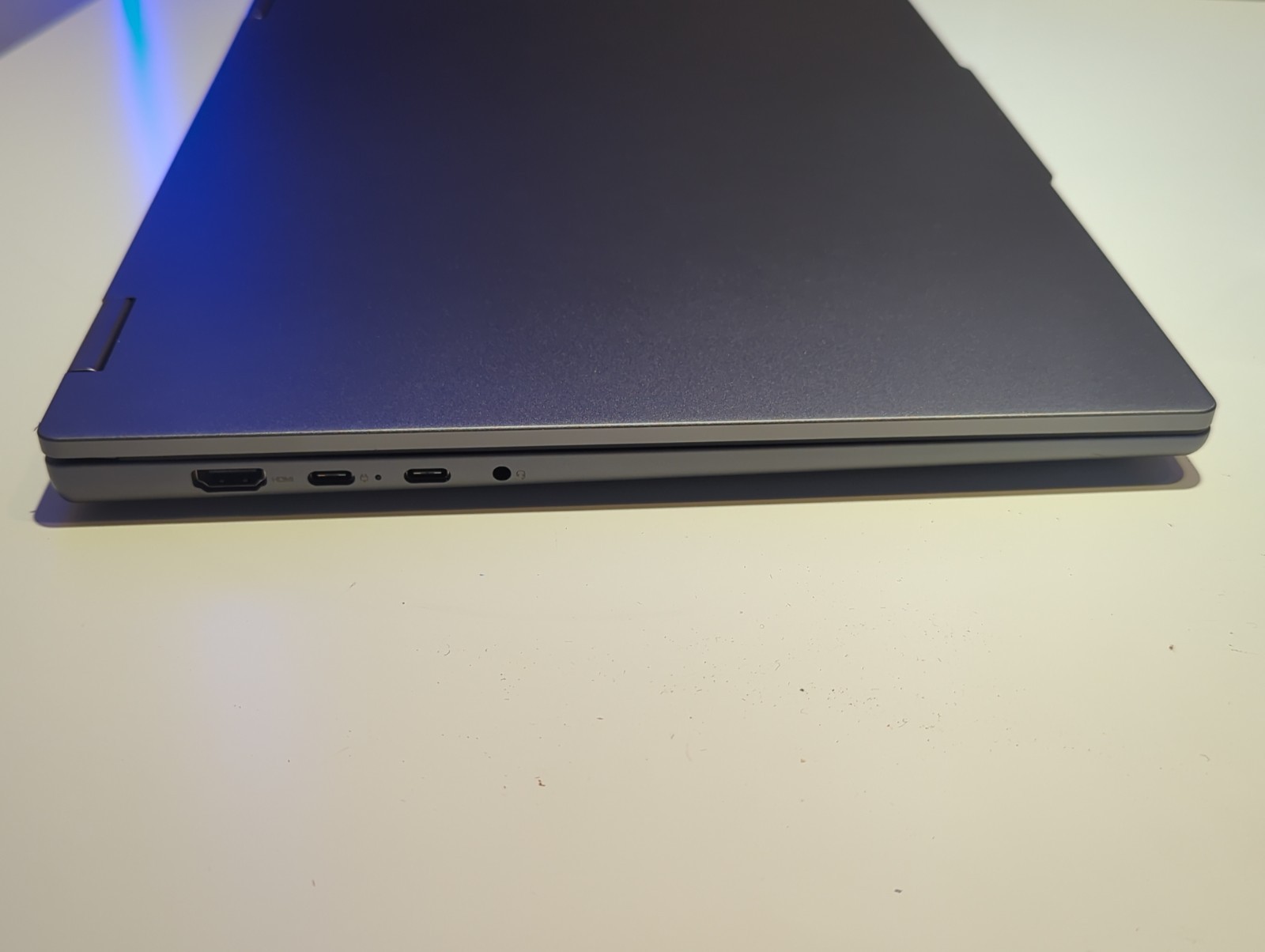 Lenovo IdeaPad 5 2-in-1 16IRU9 16″ Core 5 120U 1.4GHz 16GB RAM 512GB SSD