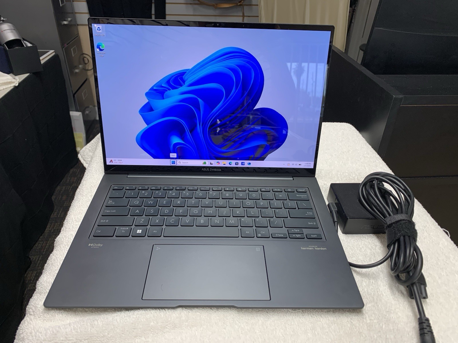 ASUS ZenBook 14X OLED Touchscreen Laptop (i7-13700, 16GB RAM, 512GB SSD)