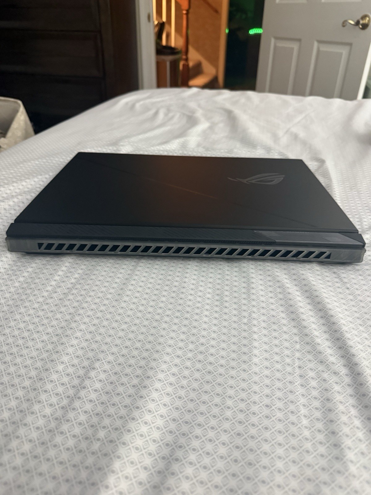 Asus ROG Strix Scar 18 G834JYR-XS98, Core i9 14900HX, RTX 4090, 64GB DDR5, 2TB