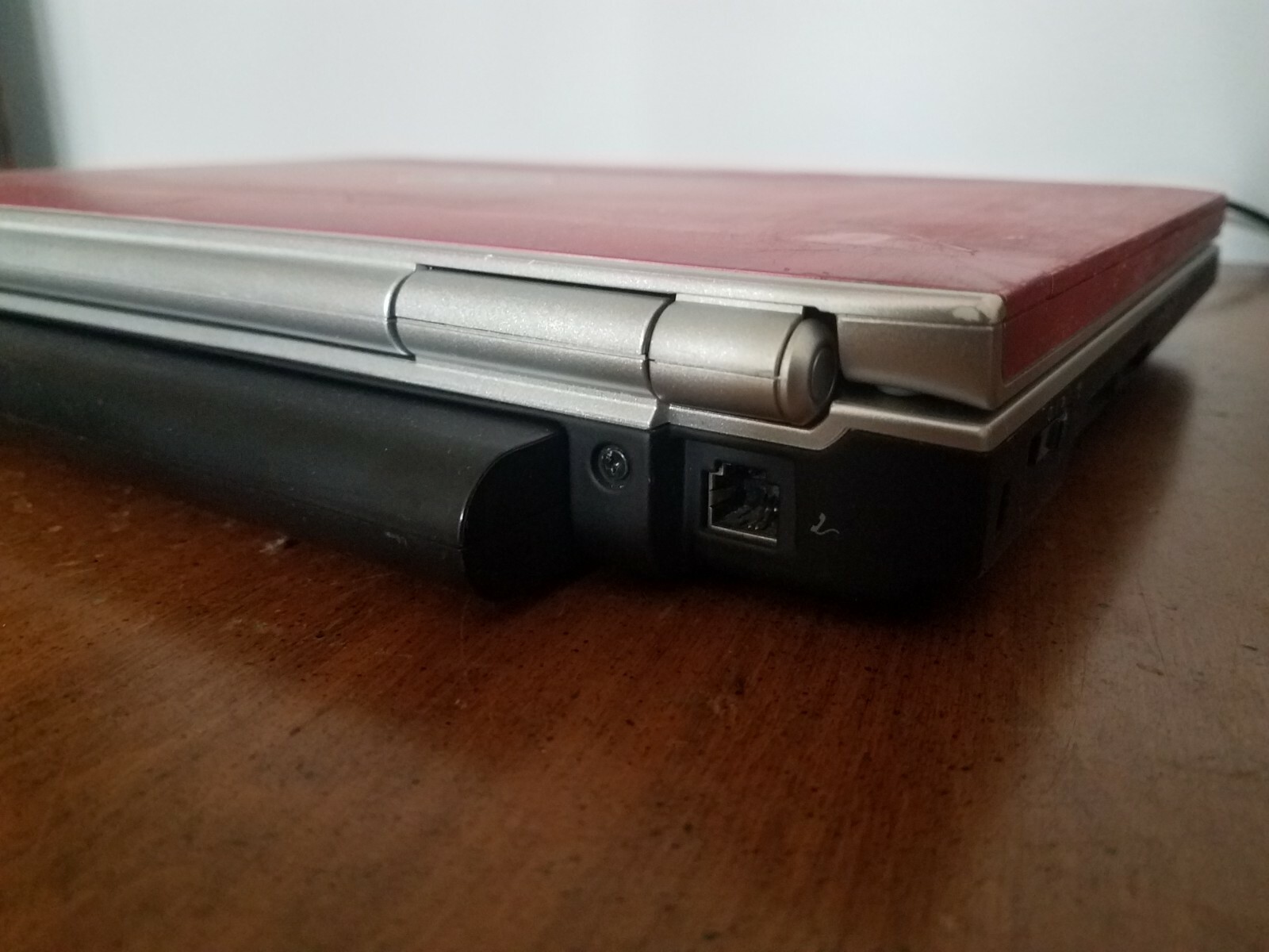 Dell Inspiron 1521 15.6”(AMD Dual-Core @ 1.8GHz ,2GB RAM ,40GB HDD) Win 7