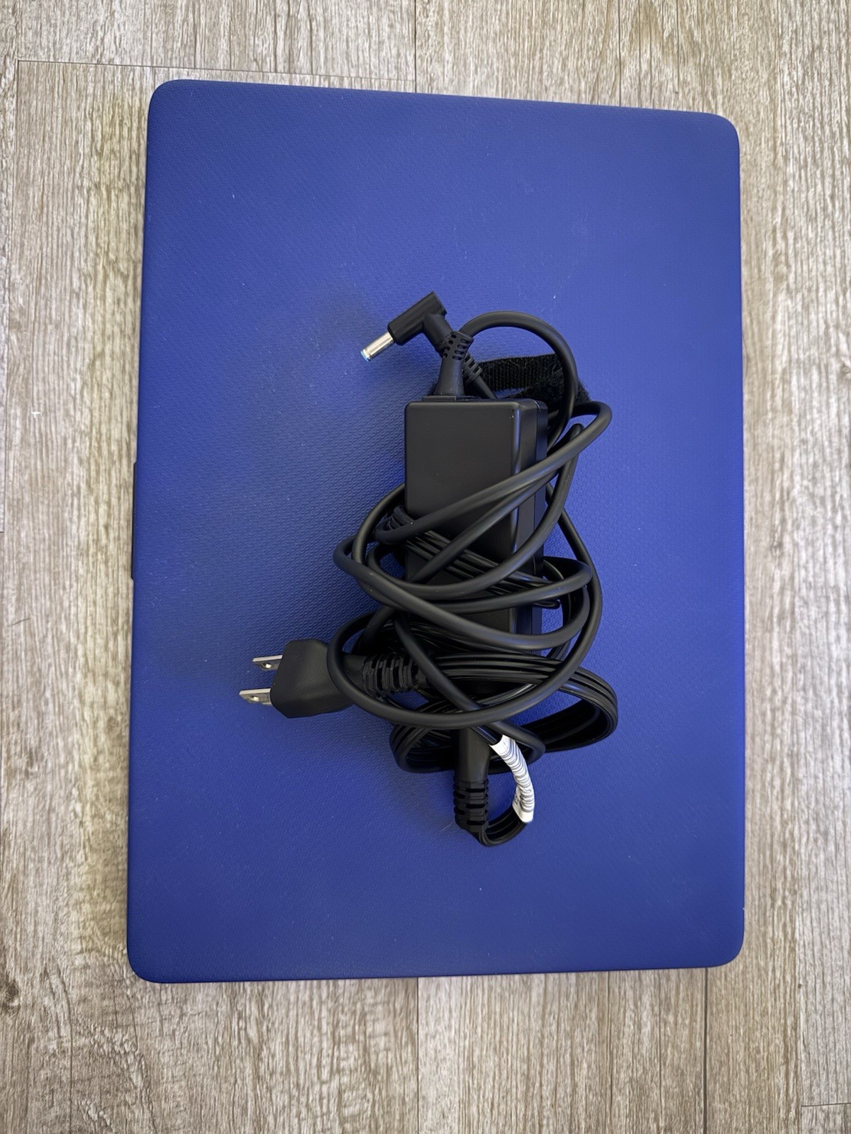 HP Laptop (14-dq0055dx) 14″- blue + charger
