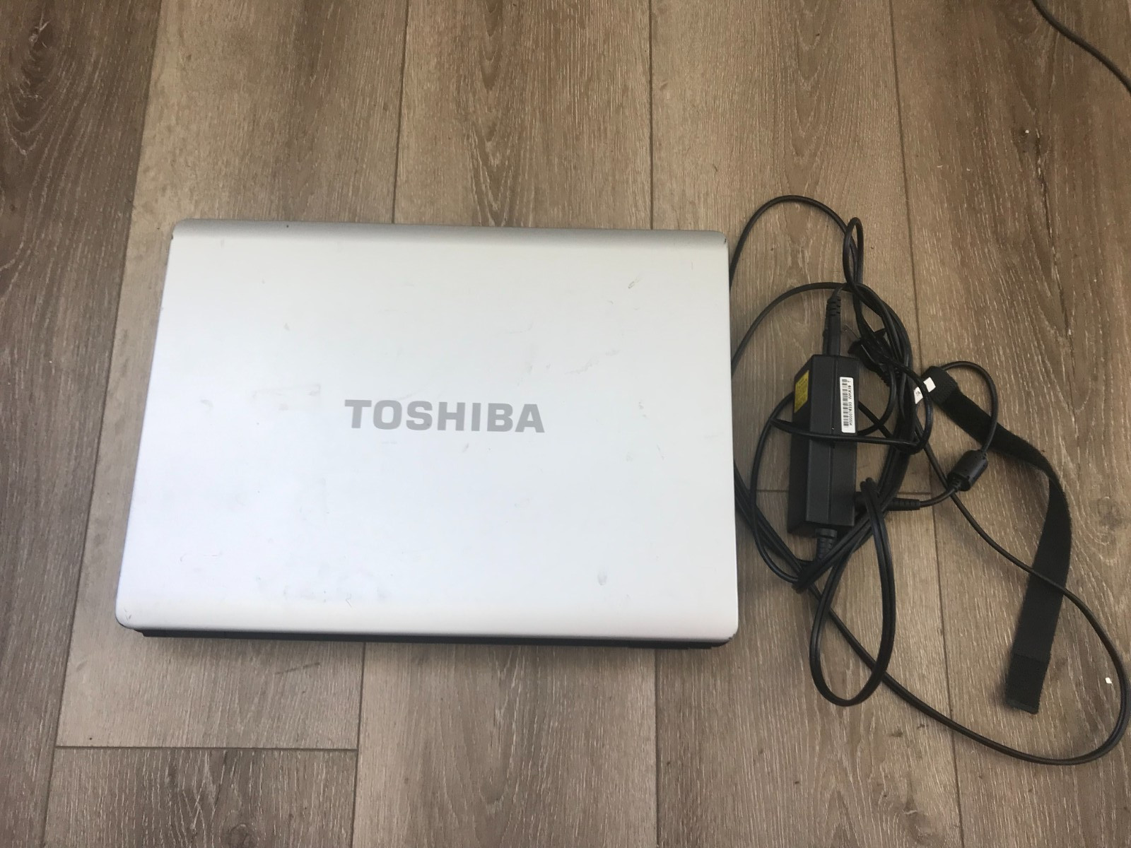 Toshiba Satellite L300D AMD Athlon 64×2 Dual-Core TK-57 1.90GHz 4GB RAM 160GB