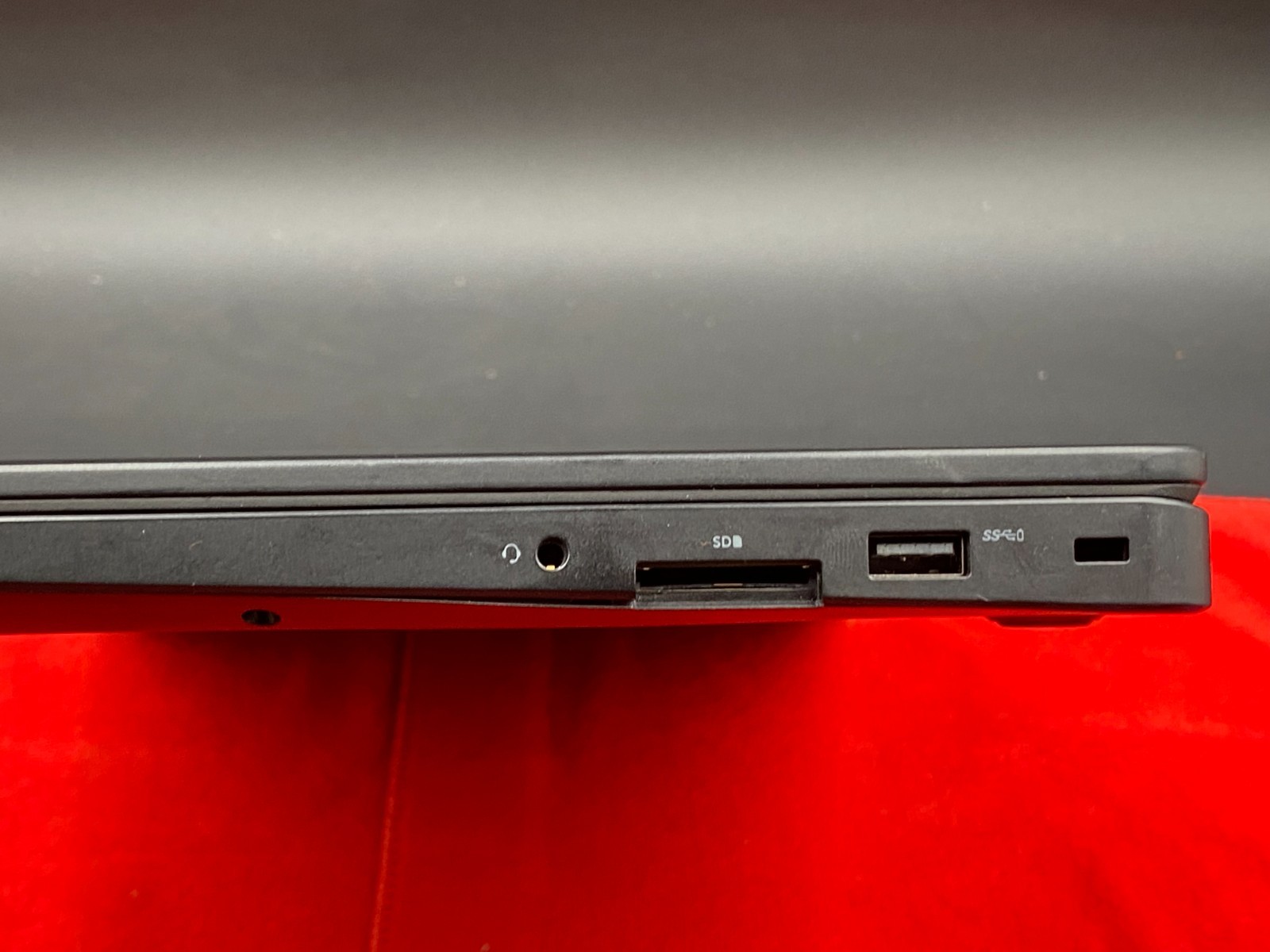 DELL LATITUDE E5470 14″ i5-6200U 8GB RAM 256GB SSD WINDOWS 11 PRO + BATTERY GOOD