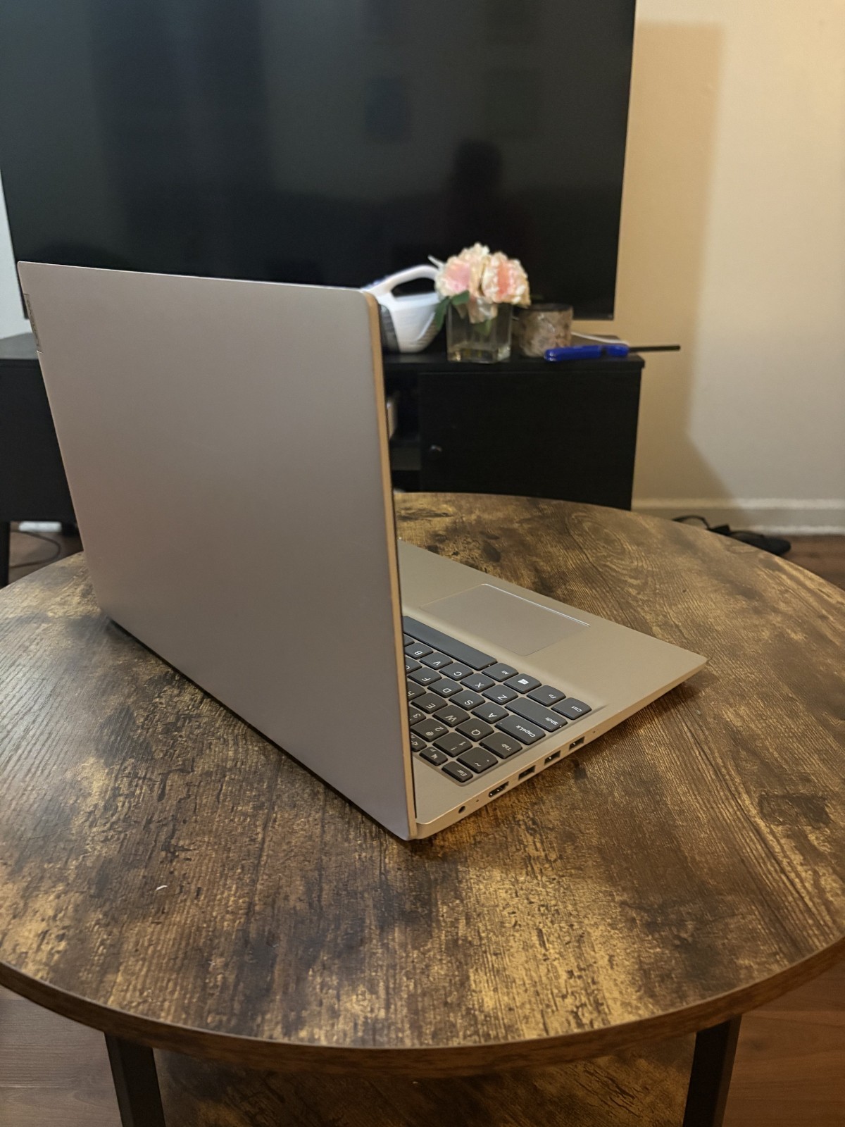 Lenovo IdeaPad 3 15ITL05 15.6″ Touchscreen (256GB SSD, Intel Core i3-1115G4)