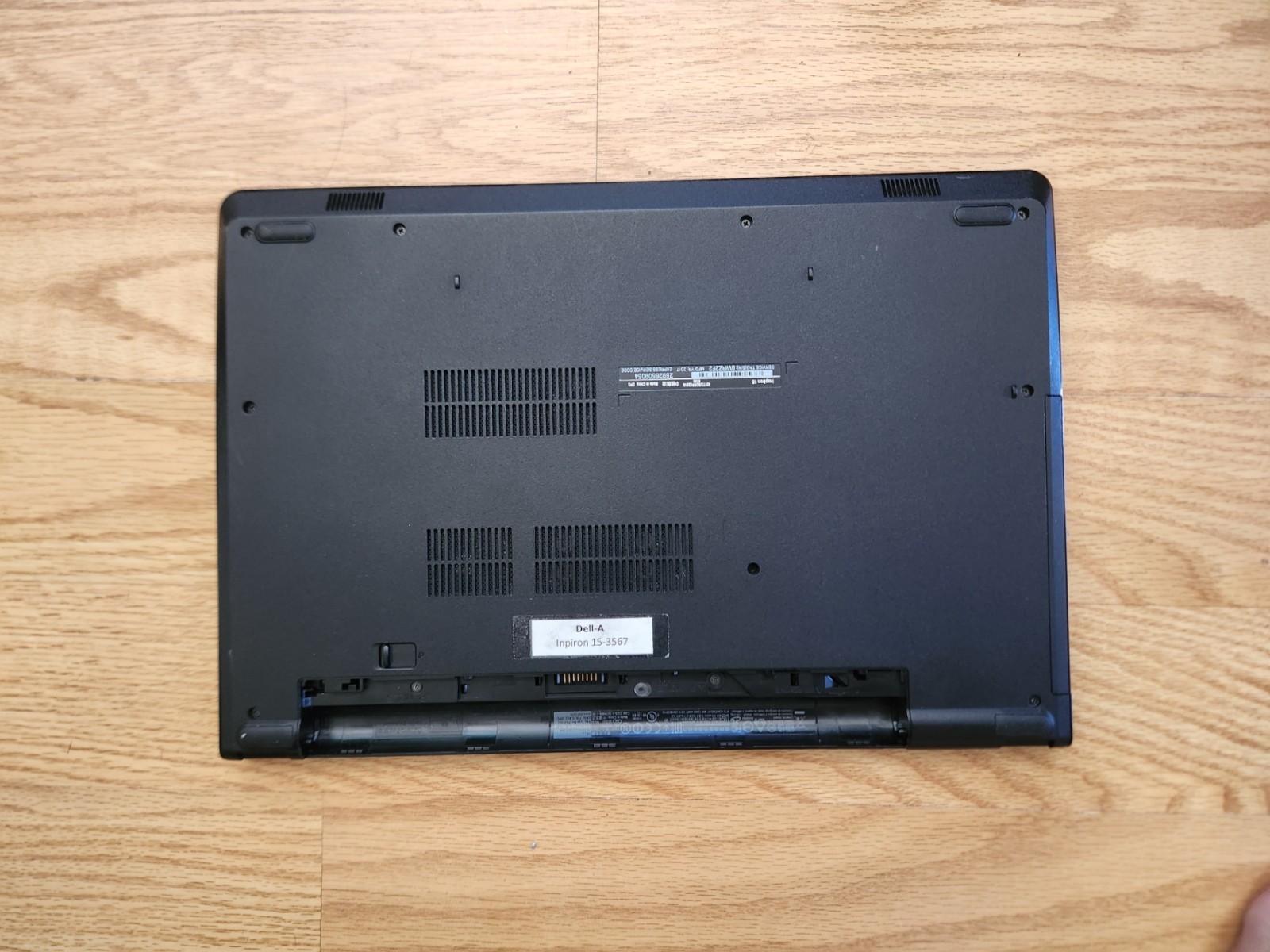 Dell Inspiron 15 3567 Touch _ i5-7200U-4GB RAM – No SSD – OS – AC *READ