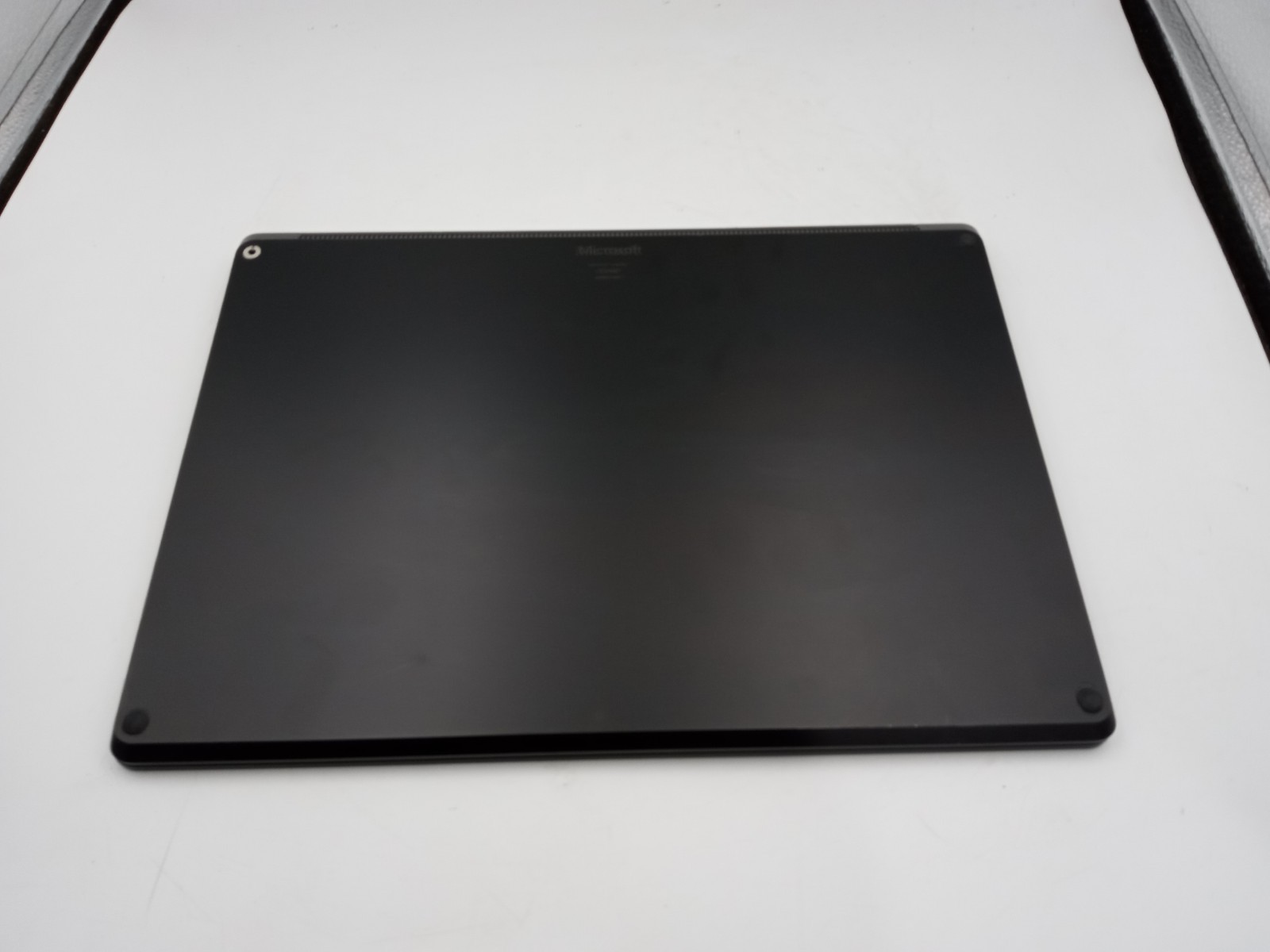 Microsoft Surface Laptop 4 1979 15″ Intel i7-1185G7 16GB RAM 256GB SSD W11 -READ