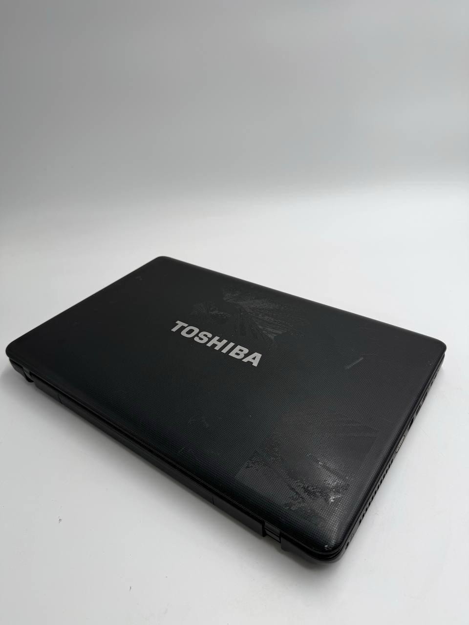 Toshiba Satellite C675-S7308 17.3” Laptop — Parts/Repair — Win 7 COA
