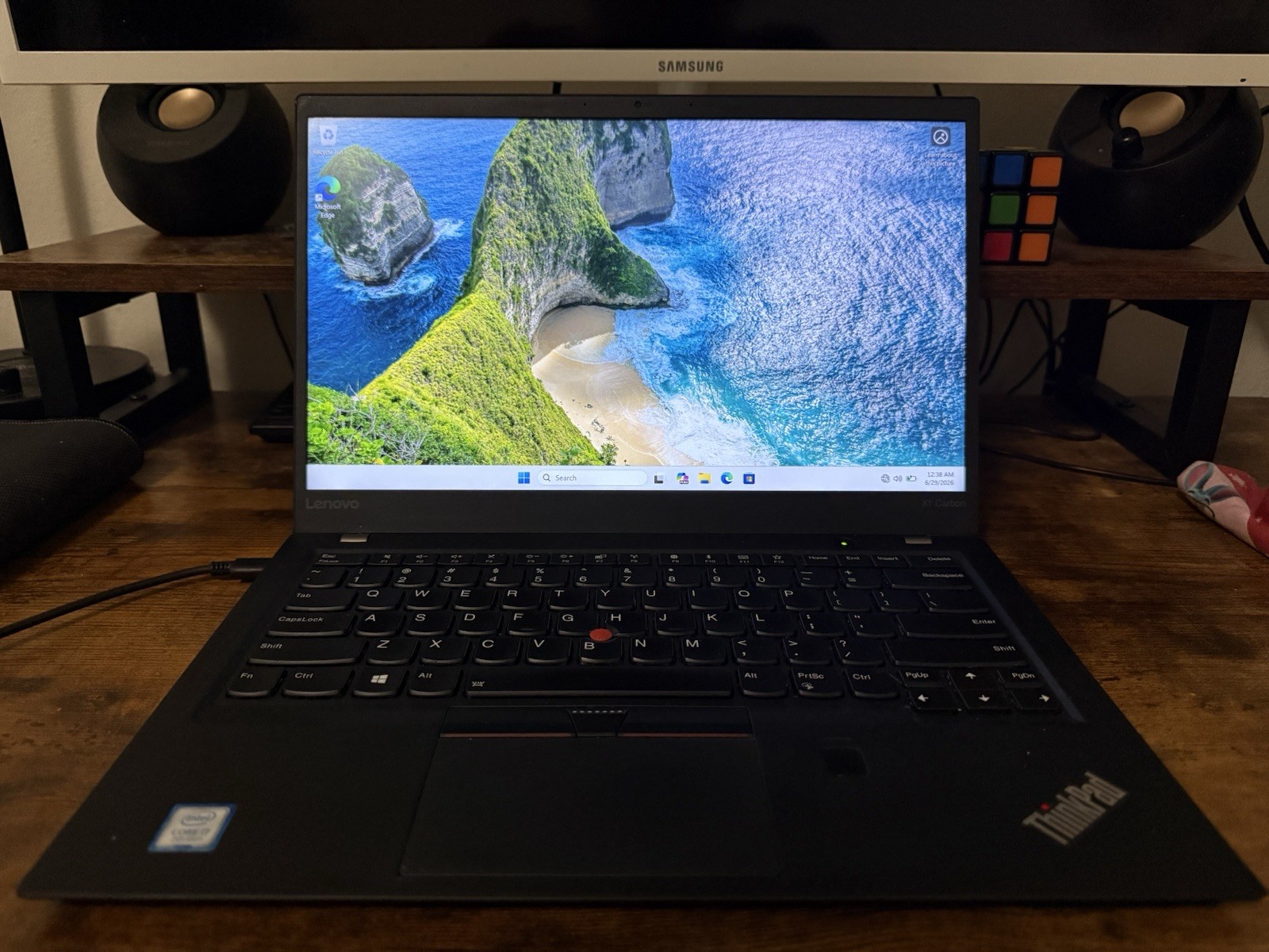 Lenovo ThinkPad X1 Carbon 5th Gen 14″|i7 CPU|16GB RAM|256GB SSD |Windows 11 Pro