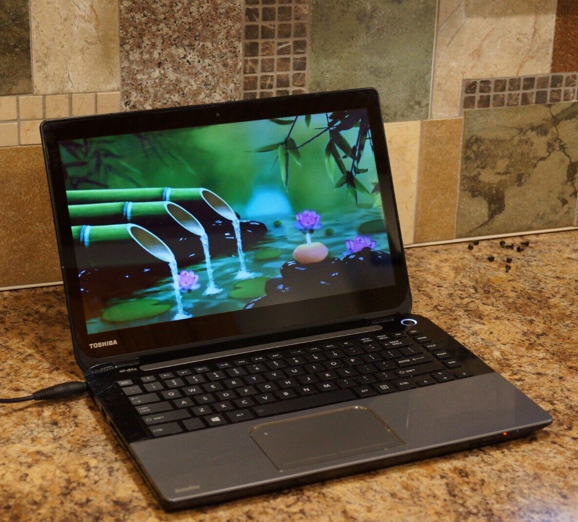 Touchscreen Toshiba L45t Gen3 i3@1.90GHz 6GB RAM 720GB HDD Activated Win10 Home