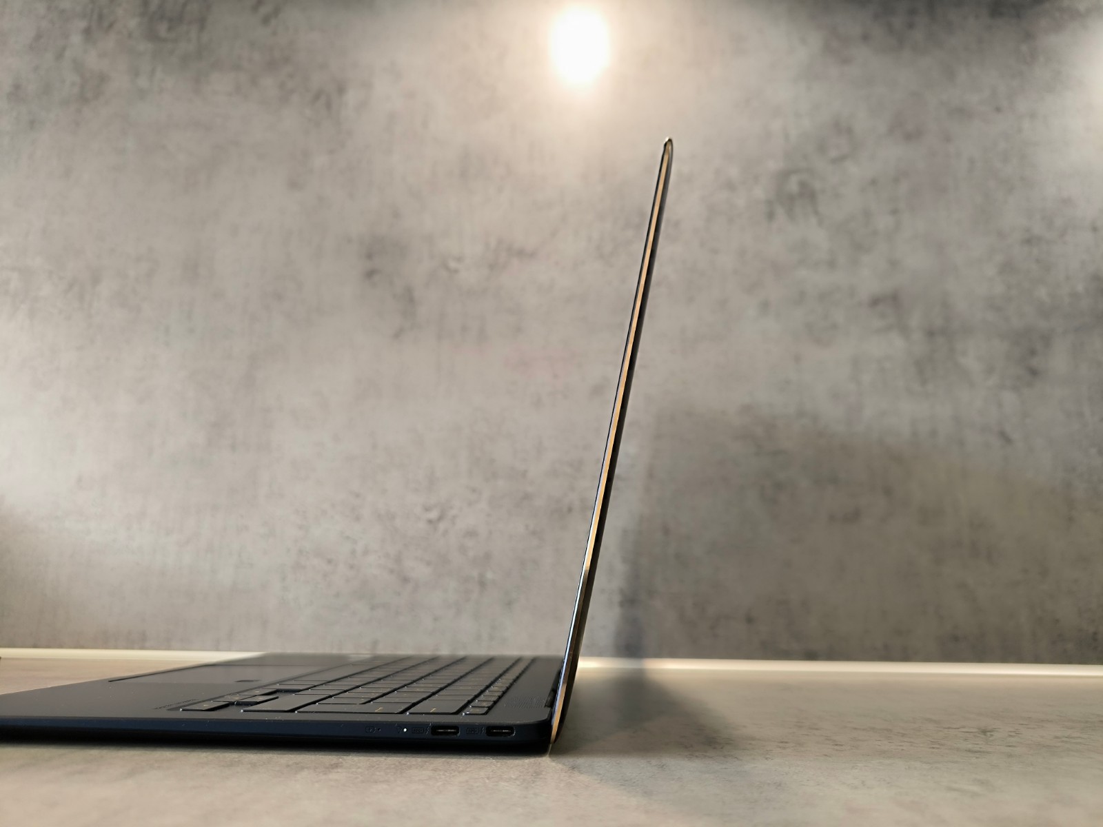 SUS ZenBook UX490UA – Ultra-Slim Premium Ultrabook | i5 | 8GB RAM | 512GB NVMe