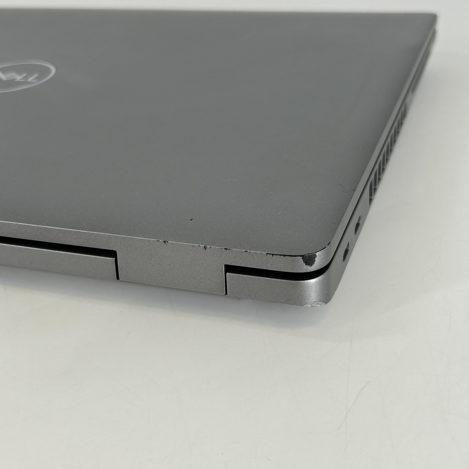 Dell Latitude 5531 15.6 Gray FHD 2.2 GHz i5-12600H 8GB RAM 256GB SSD Good